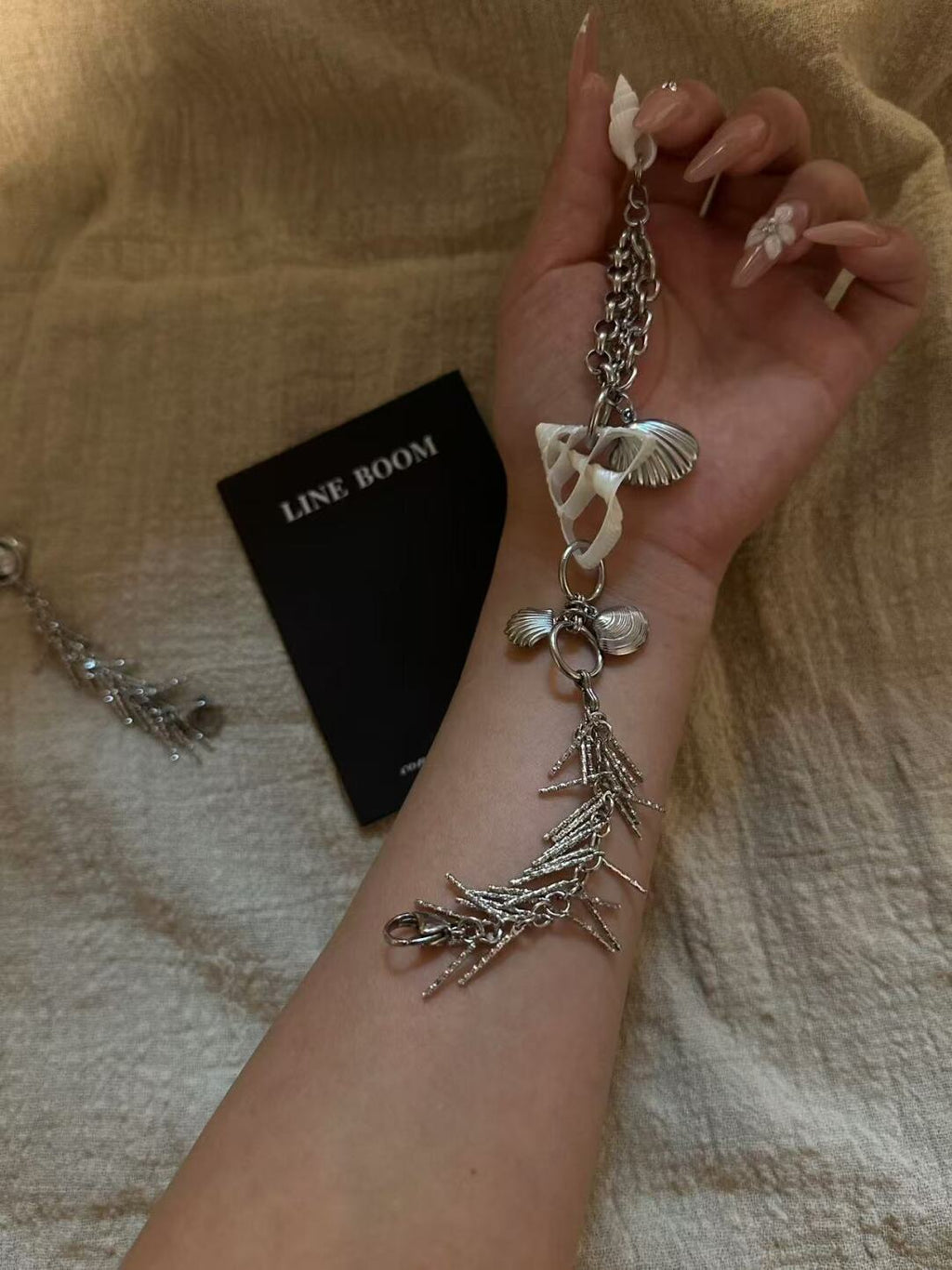 Mousse Cake Conch Pendant Bracelet,Lumivault.