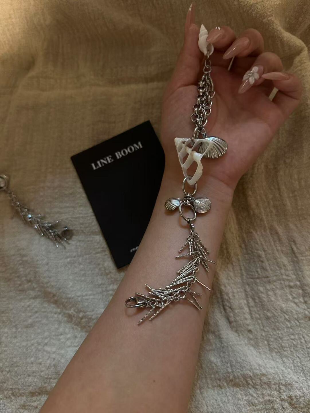 Mousse Cake Conch Pendant Bracelet,Lumivault.