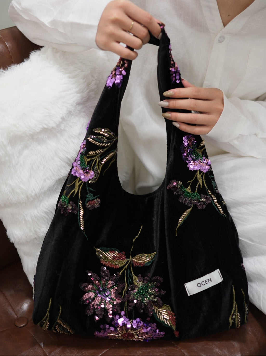 Vintage Black Velvet Hobo Bag - Lumivault