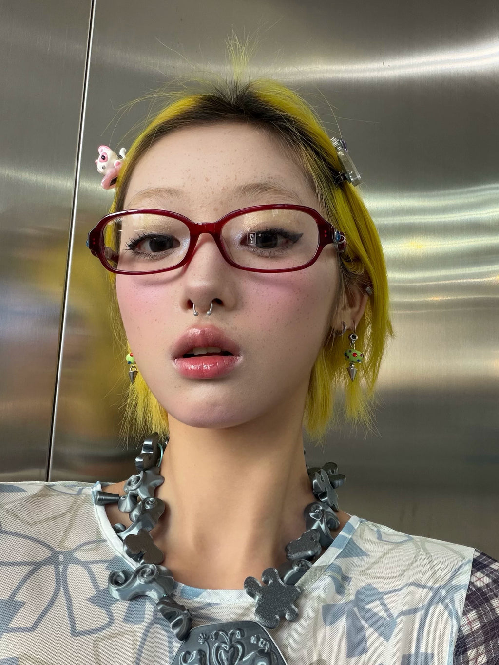 Retro Rouge Rectangular Glasses - Lumivault