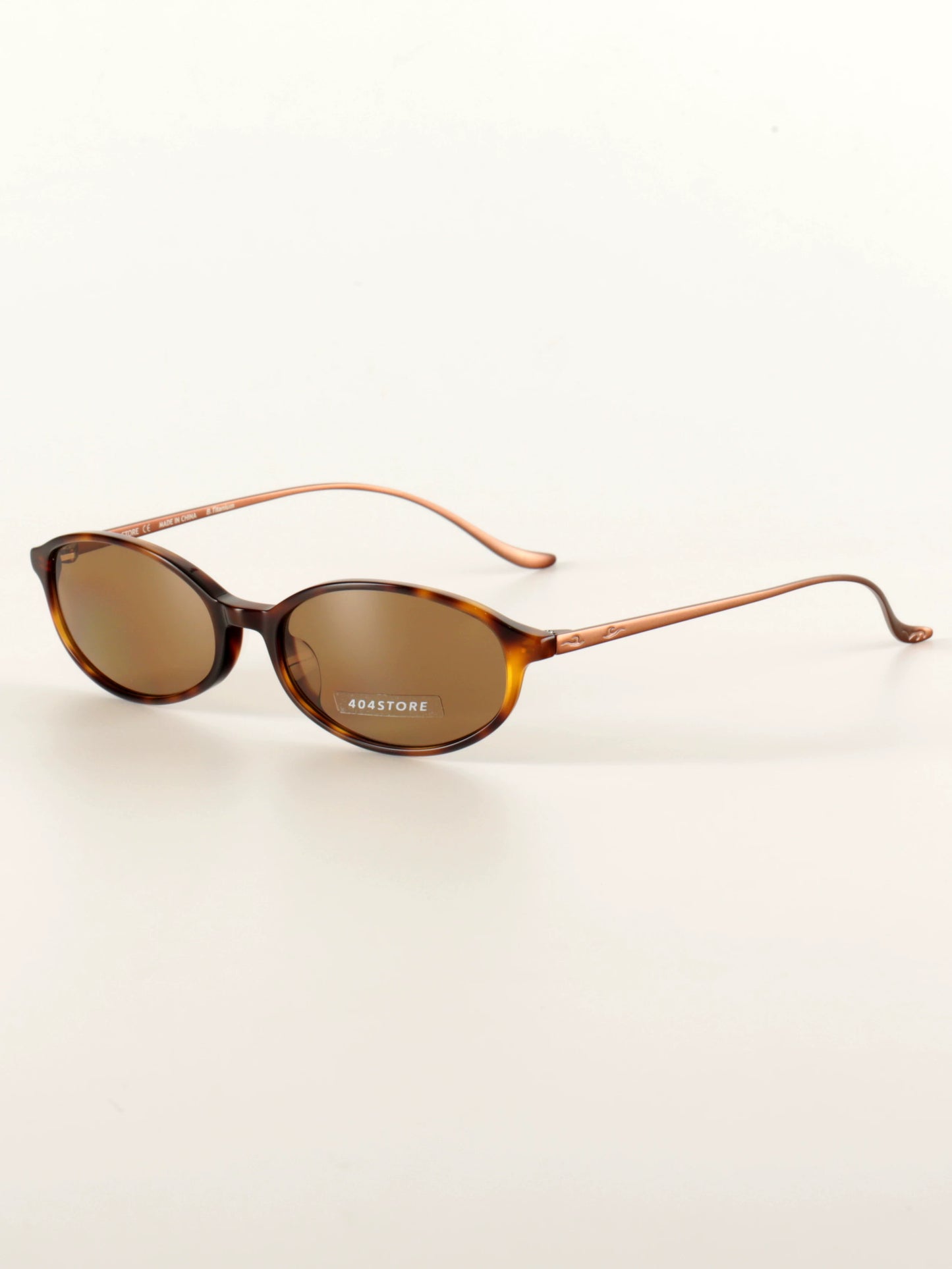 Rouge Oval Titanium Sunglasses - Lumivault