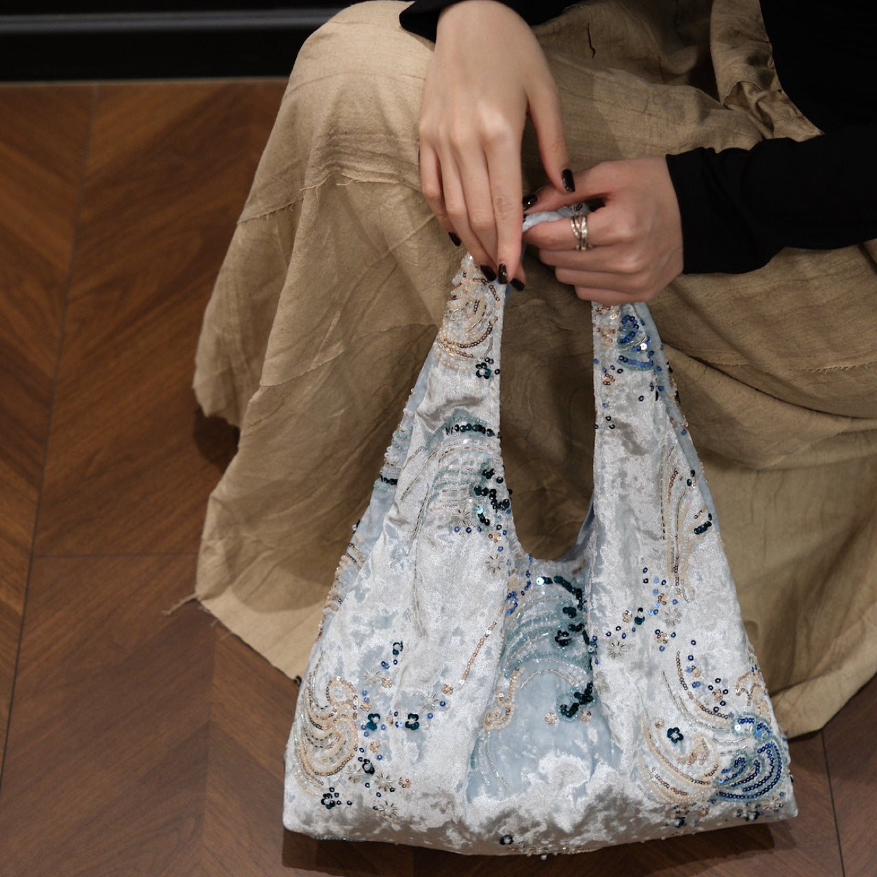 Moon Tide Velvet Hobo Bag - Lumivault