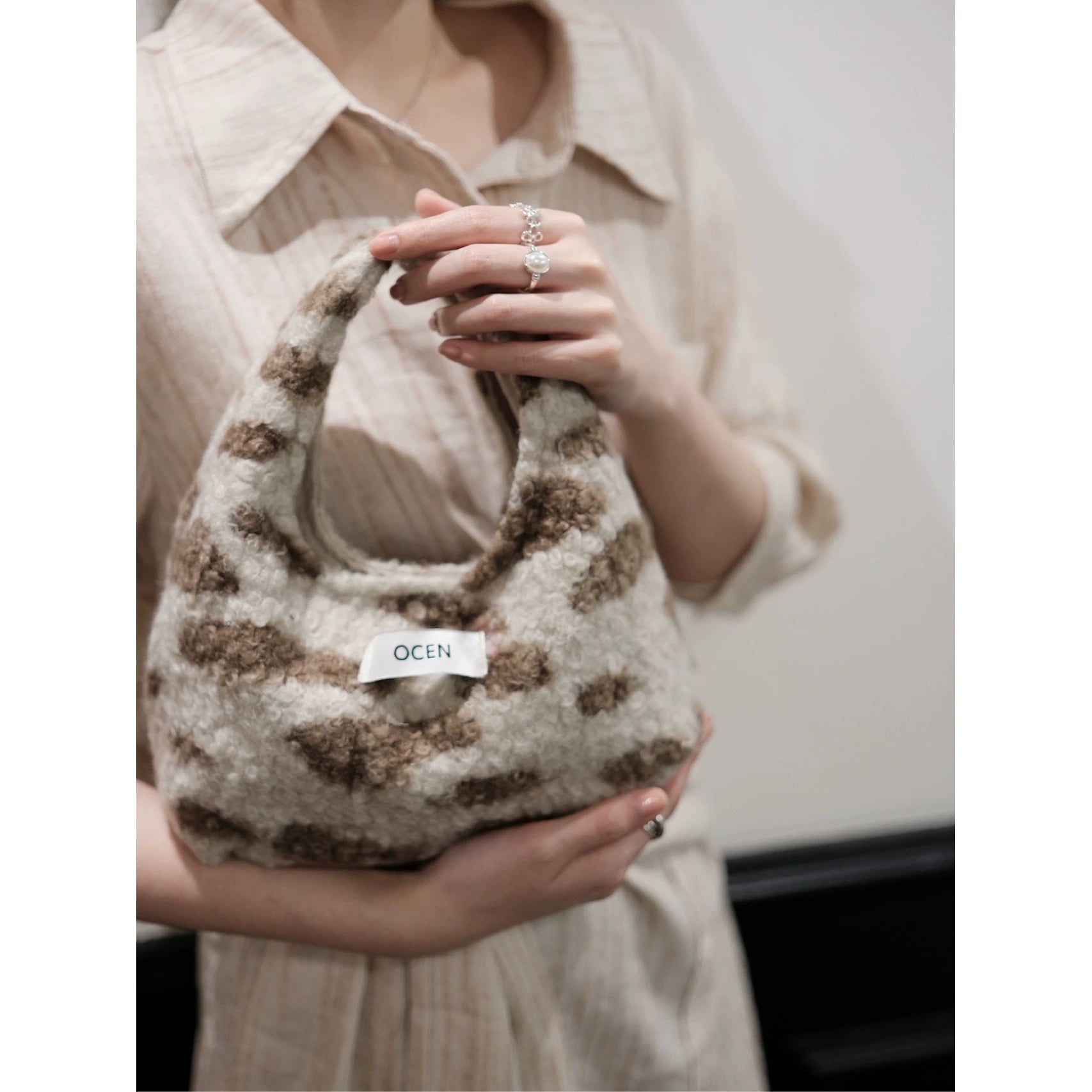 Vintage Faux Fur Hobo Bag - Lumivault