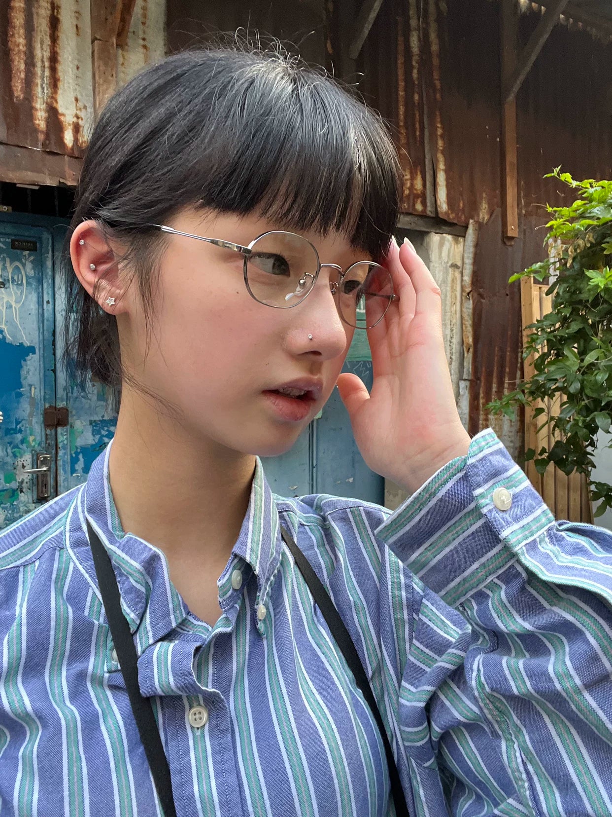 Classic Oval Metal Eyeglasses - Lumivault