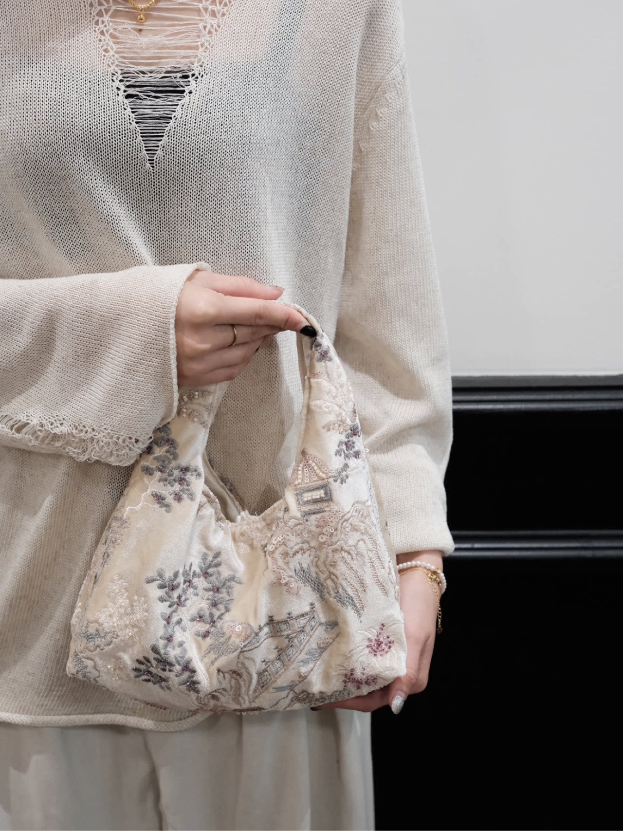 Chinoiserie Botanic Embroidery Beaded Hobo Bag - Lumivault