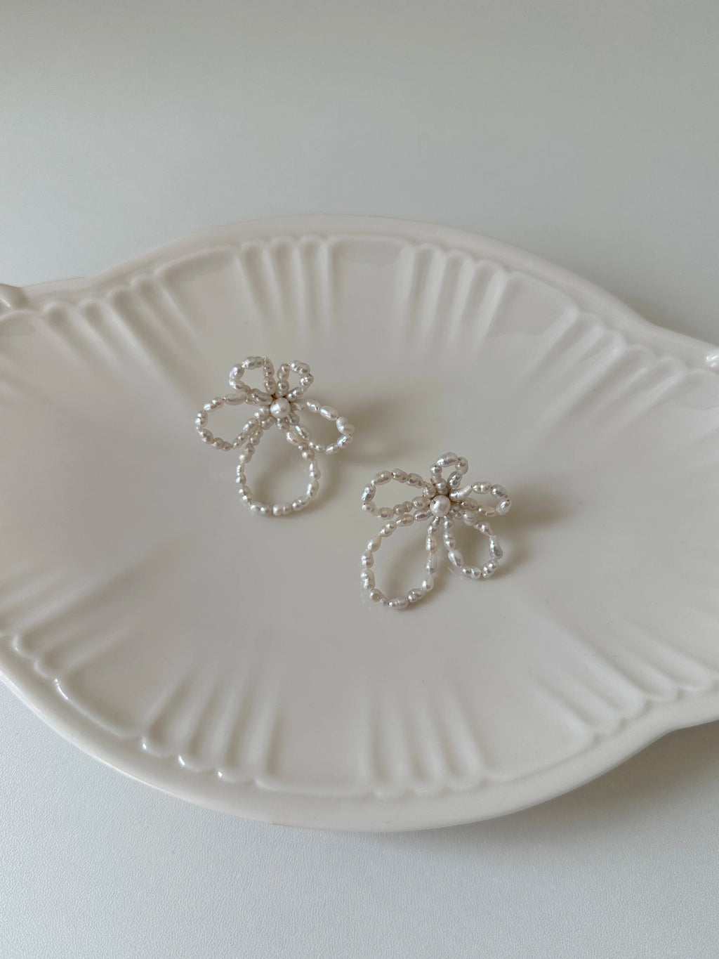 Woven Natural Pearl Flower Earrings - Lumivault