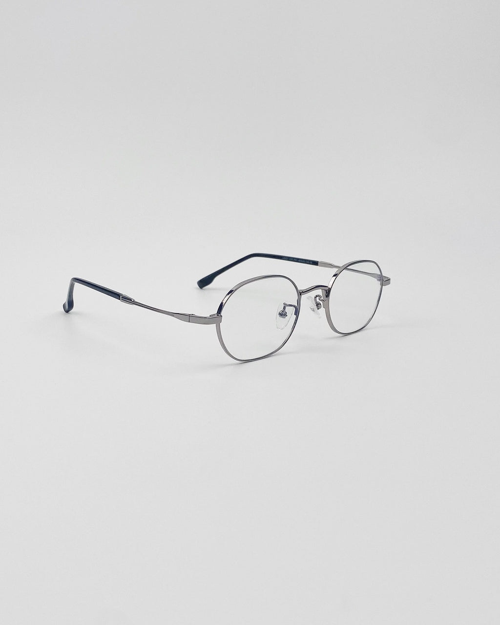 Classic Oval Metal Eyeglasses - Lumivault