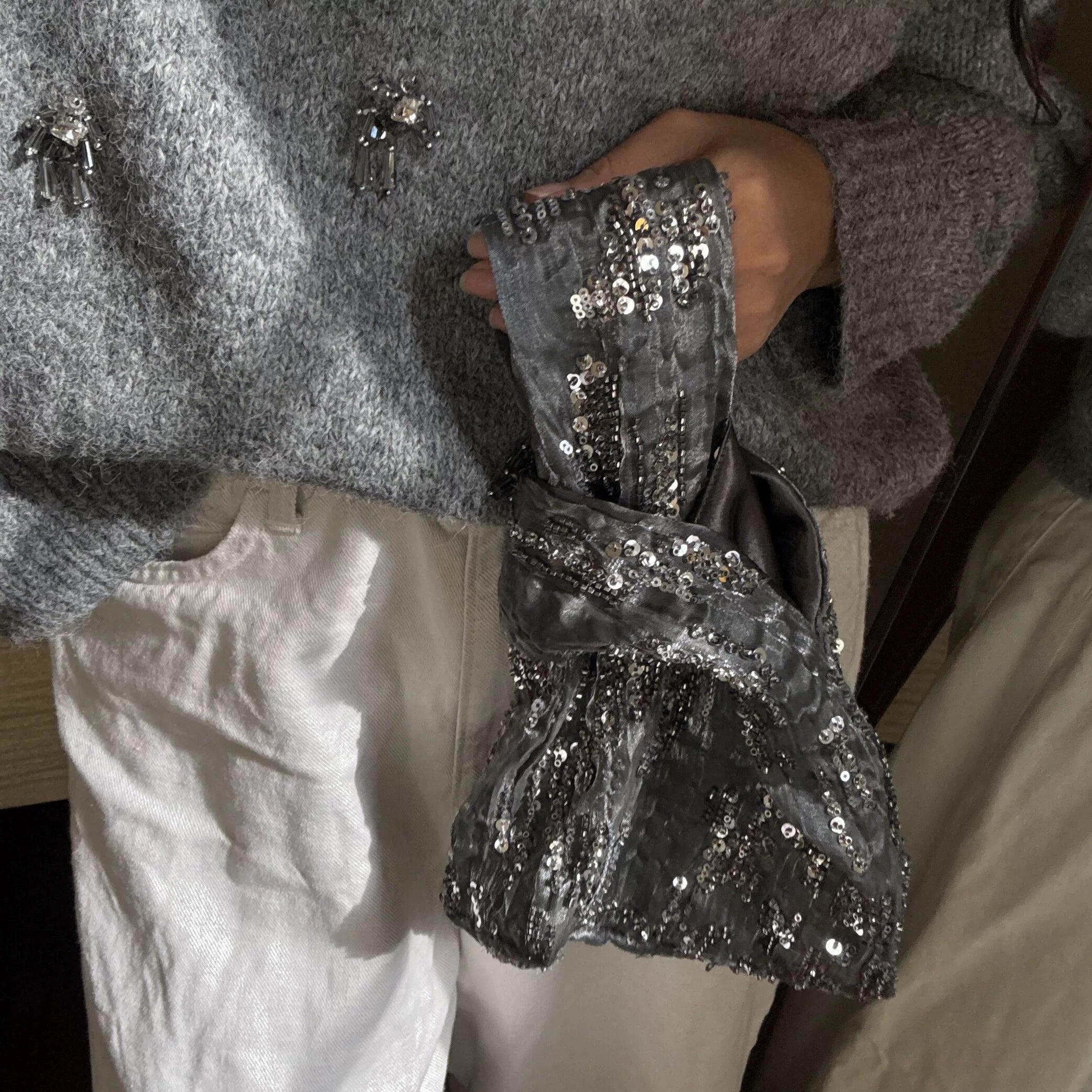 Vintage Silver Sequin Beaded Handbag - Lumivault