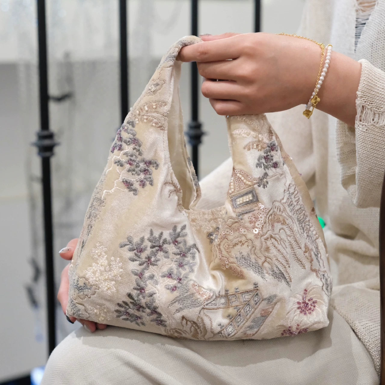Chinoiserie Botanic Embroidery Beaded Hobo Bag - Lumivault