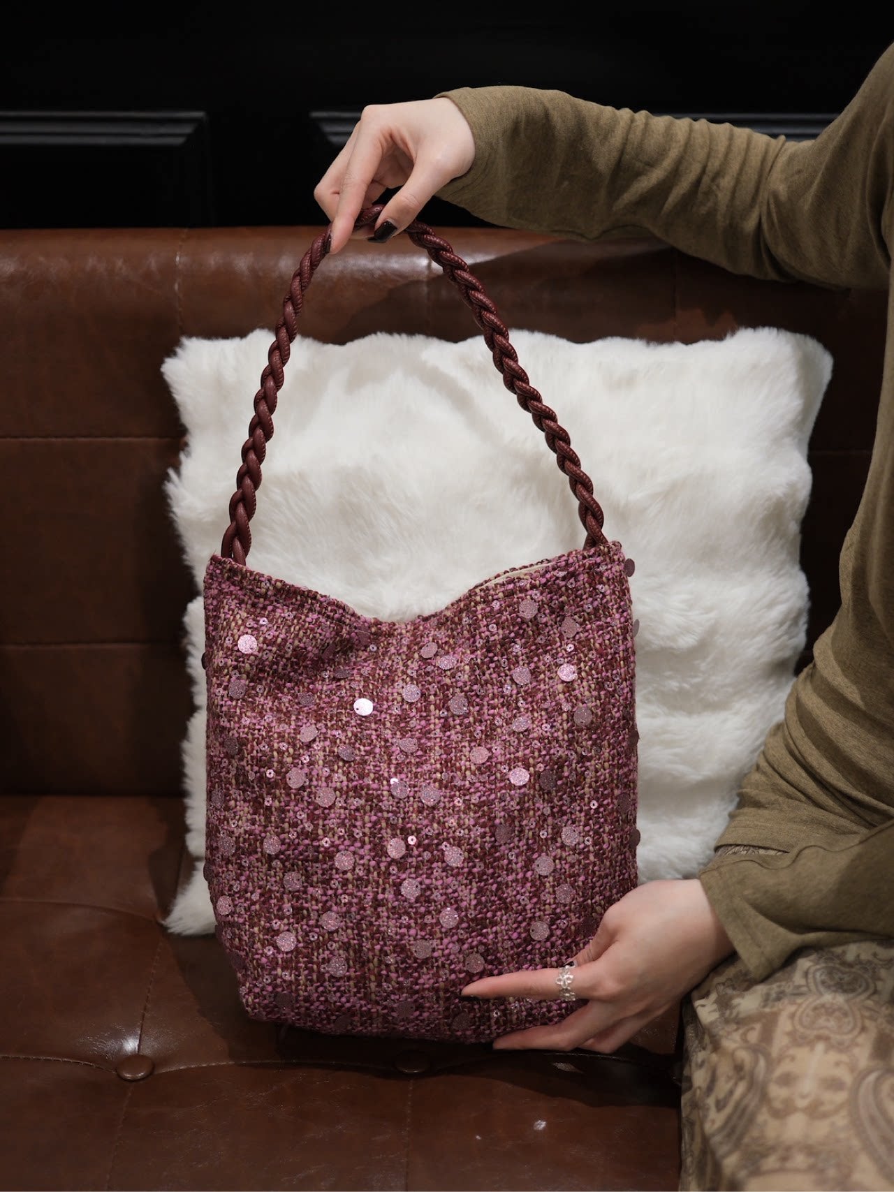 Elegant Pink Sequin Shoulder Bag - Lumivault