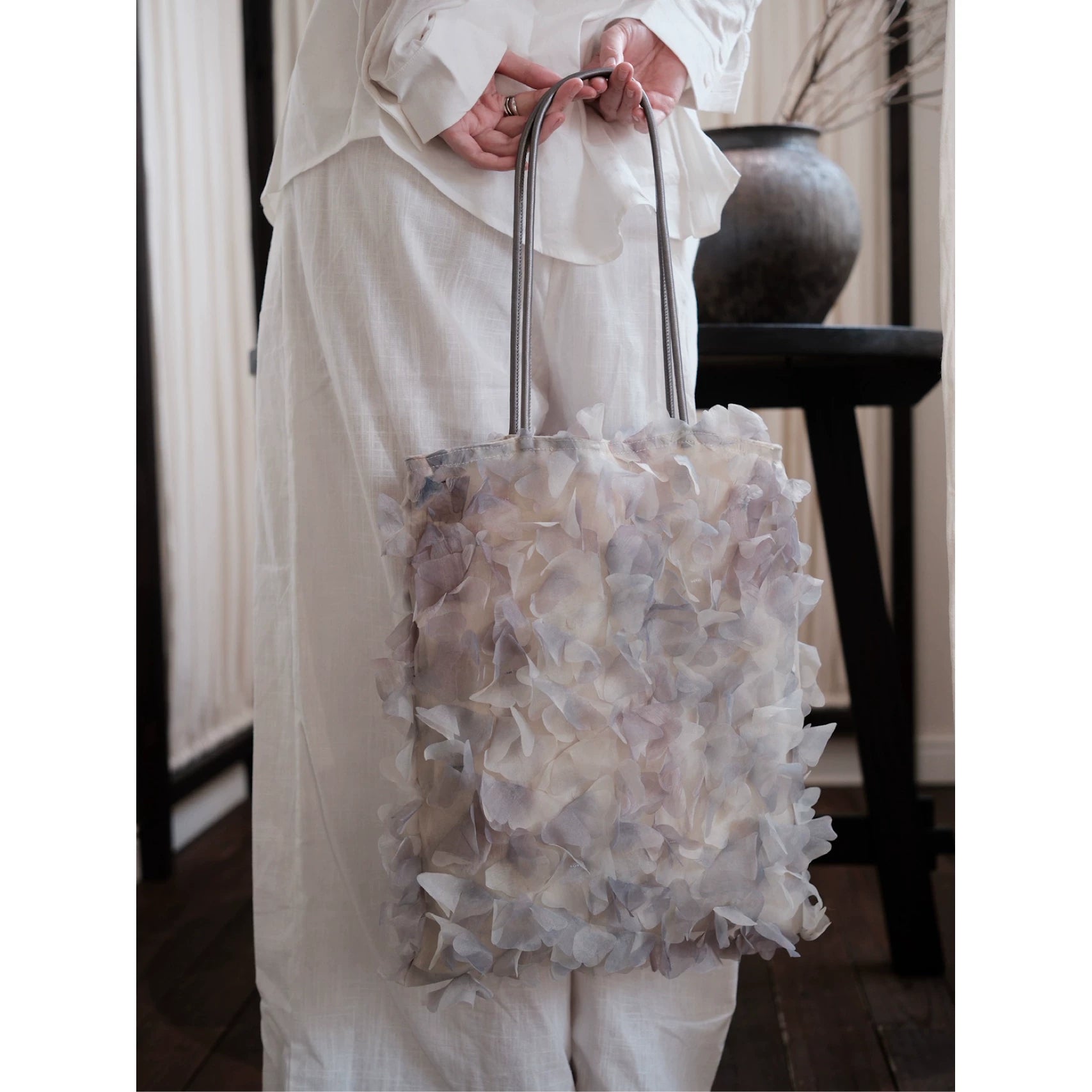 Fleur Bloom Canvas Shoulder Bag - Lumivault