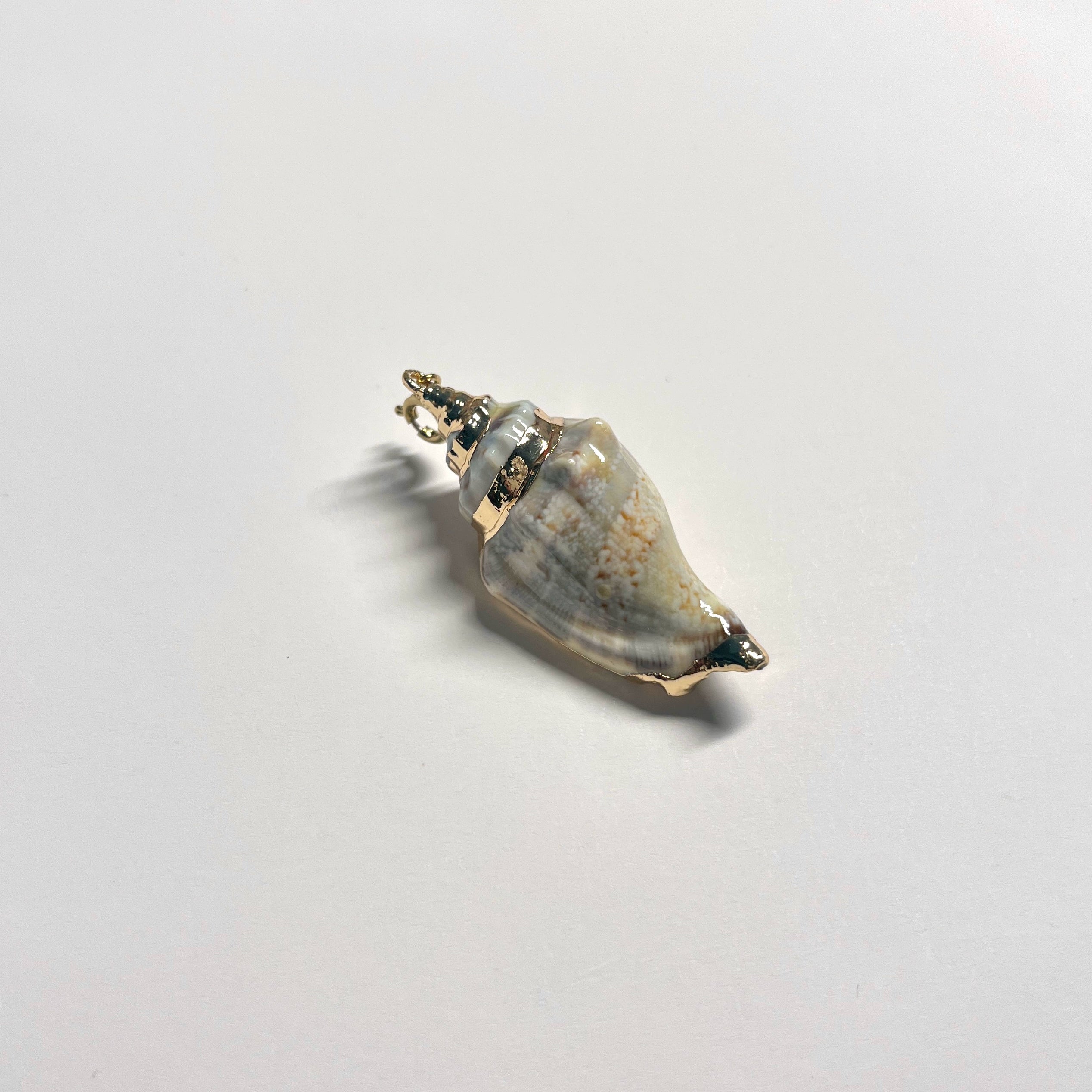 Vintage Baroque Pearl Seashell Necklace,Some pendants are gray and some are yellow.,Lumivault.