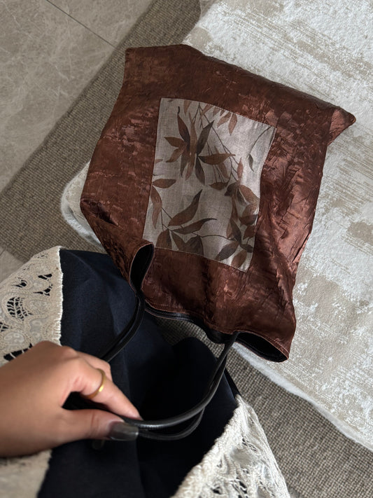 Artistic Pleated Contrast Tote Bag - Lumivault