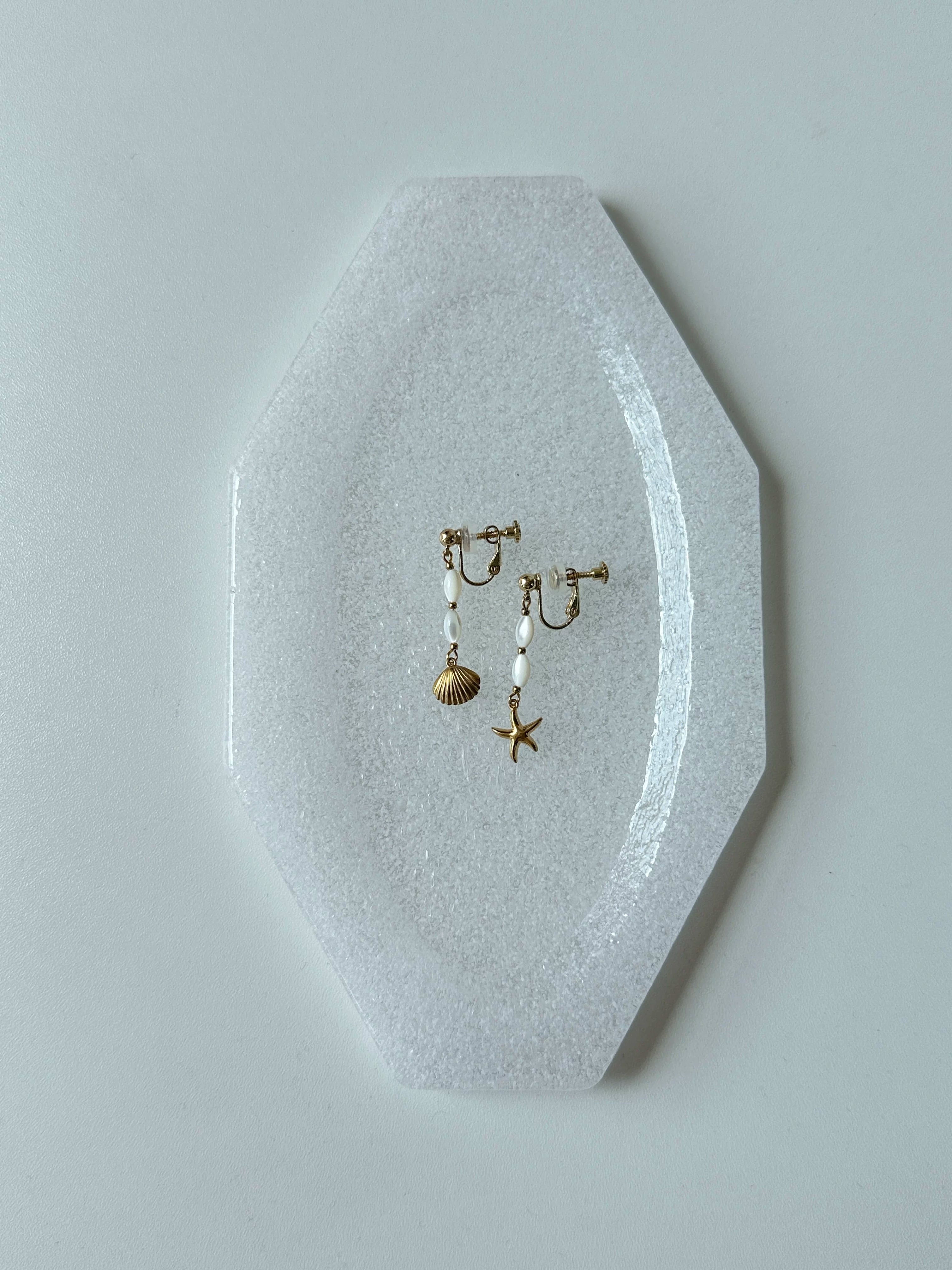 Elegant Shell Starfish Asymmetrical Earrings - Lumivault