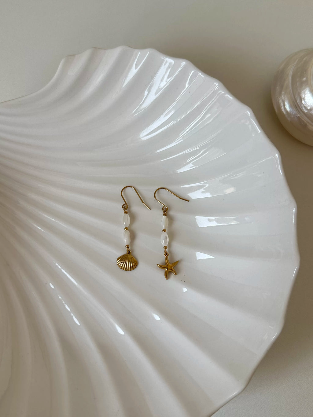 Elegant Shell Starfish Asymmetrical Earrings - Lumivault