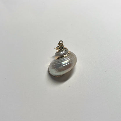 Vintage Baroque Pearl Seashell Necklace