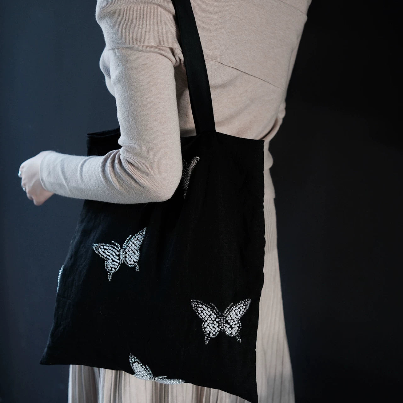 Elegant Butterfly Beaded Shoulder Bag - Lumivault