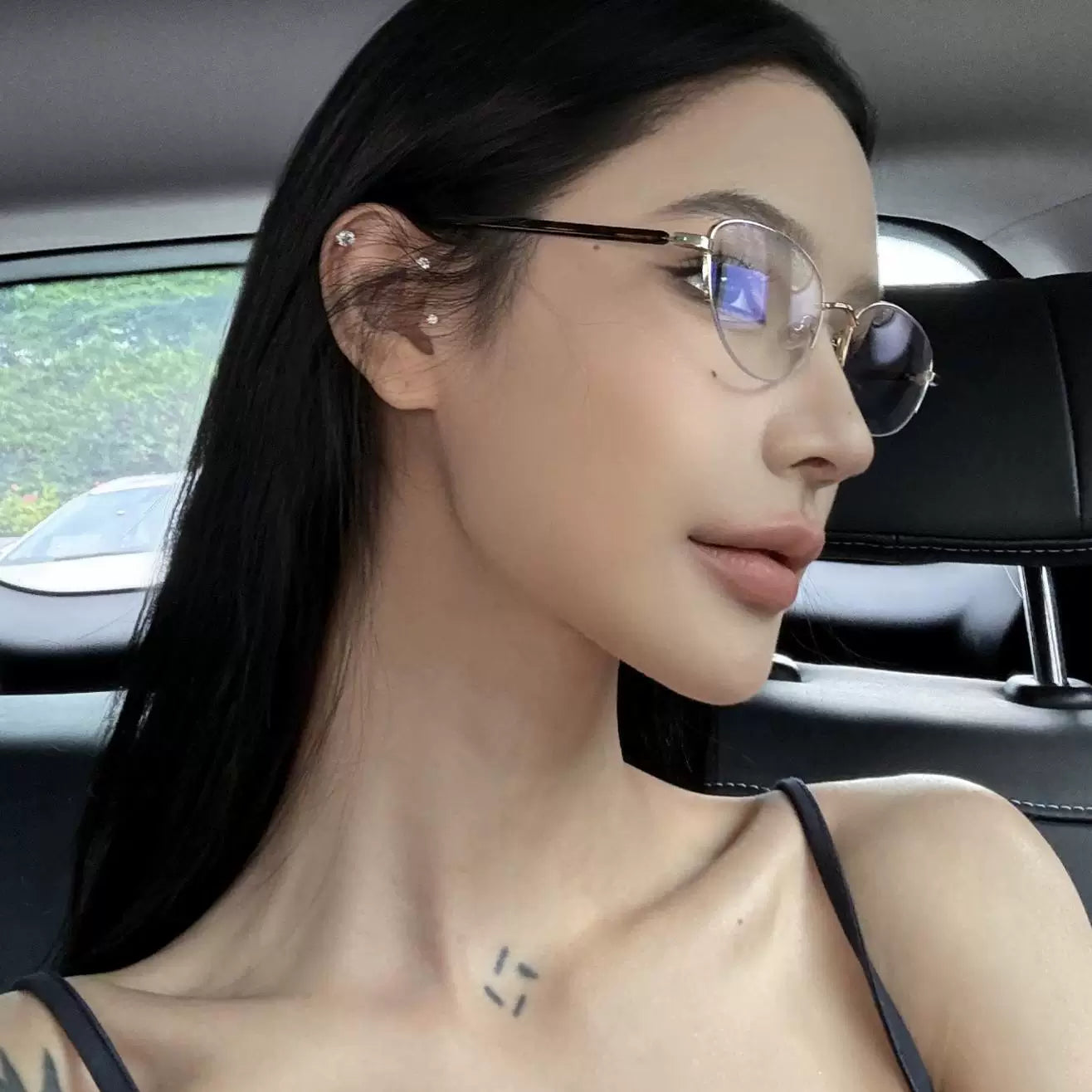Semi-rimless Cat-eye Eyeglasses - Lumivault