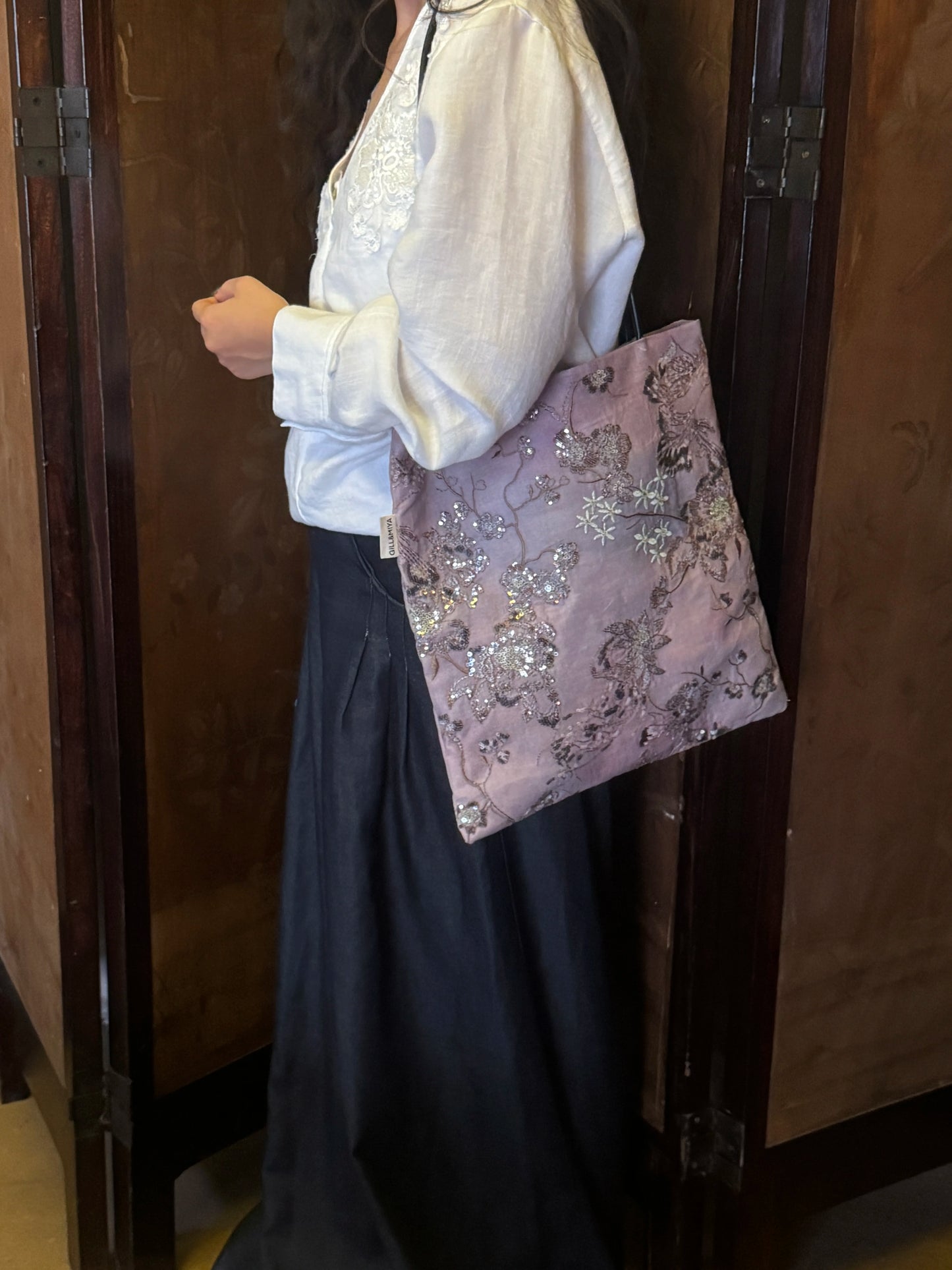 Embroidered Cotton Linen Shoulder Bag - Lumivault