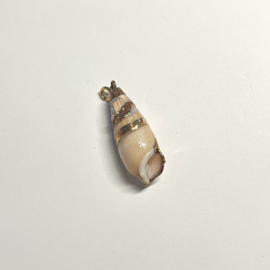 Vintage Baroque Pearl Seashell Necklace,Some pendants are white and some are yellow.,Lumivault.