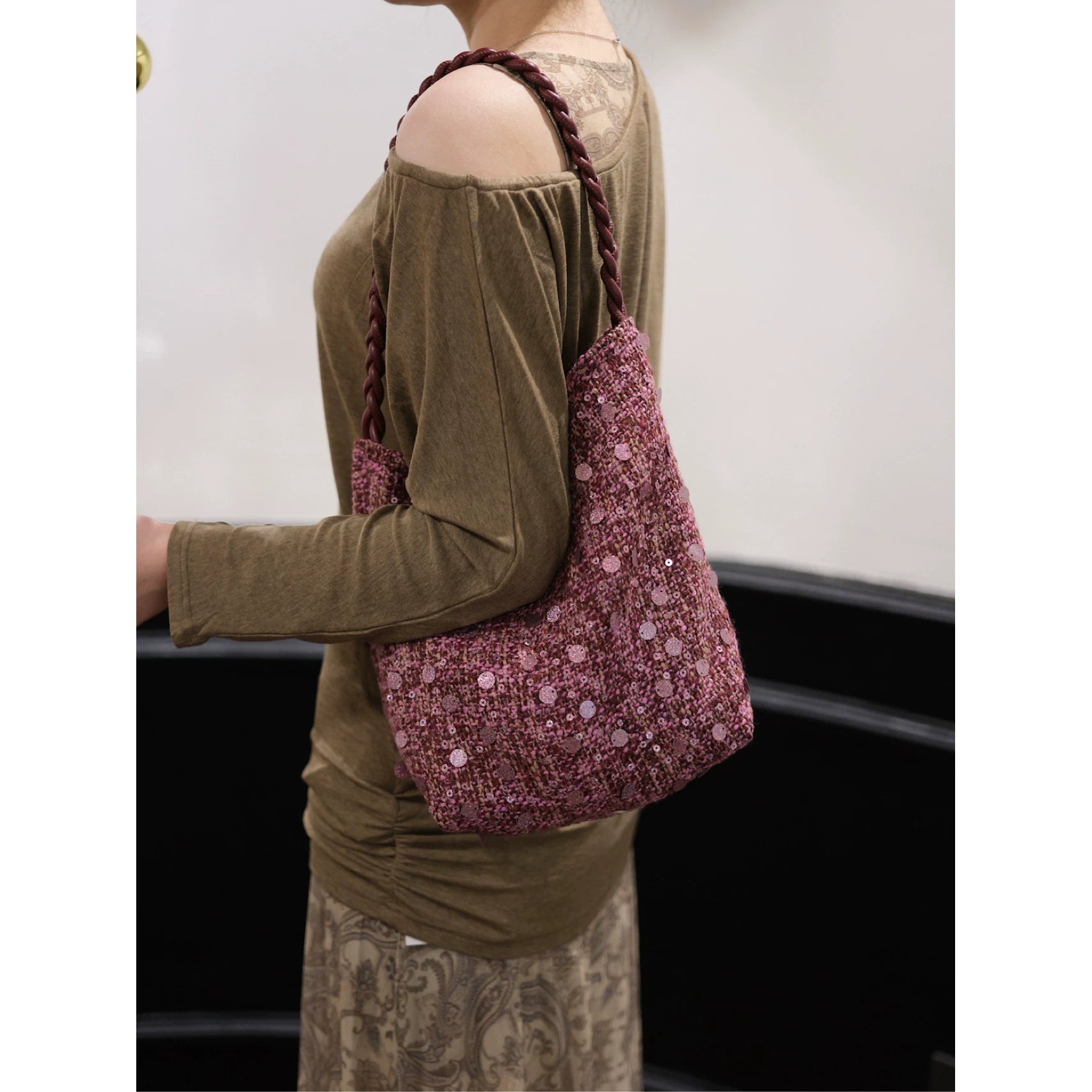 Elegant Pink Sequin Shoulder Bag - Lumivault