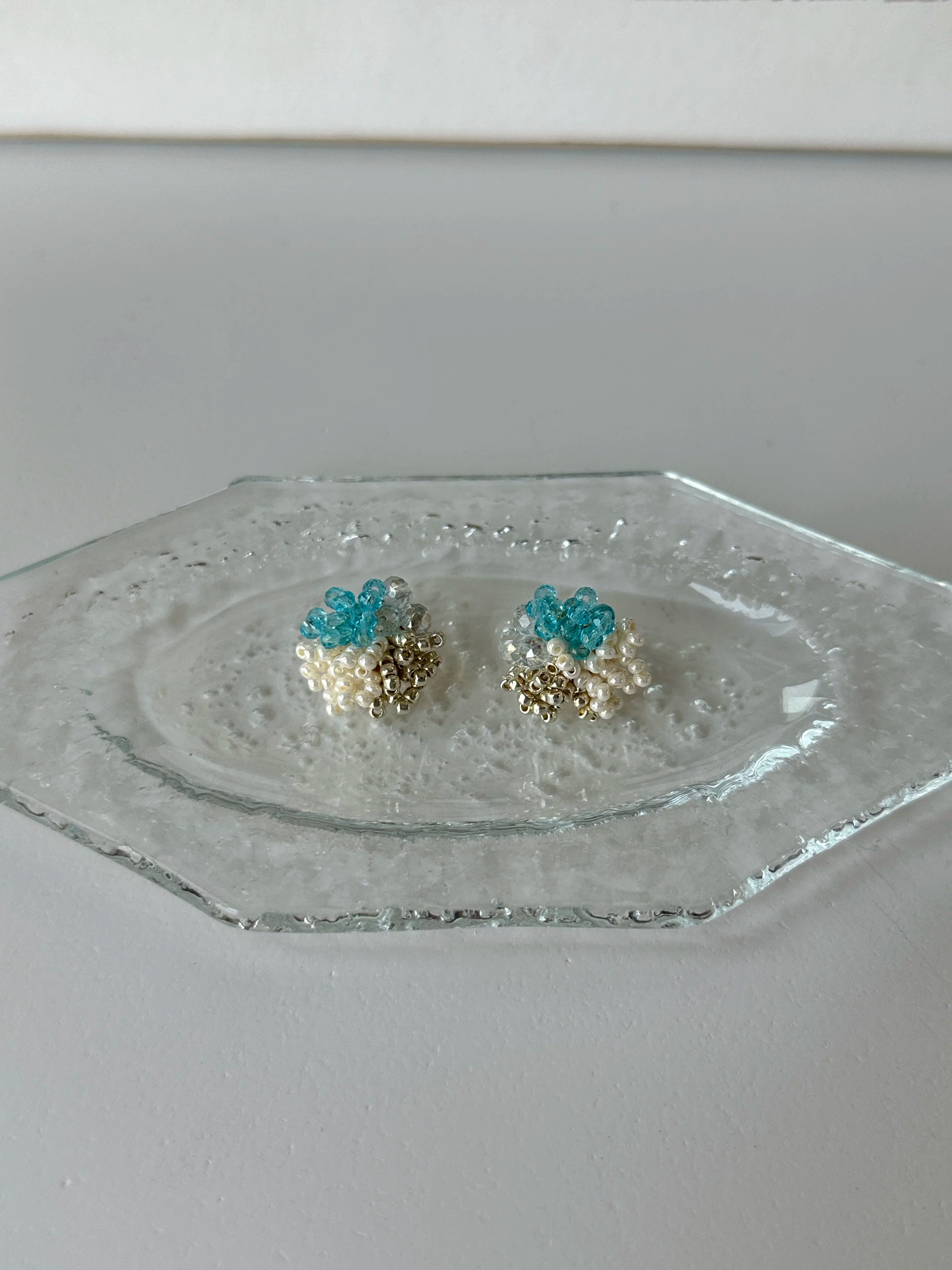 Gentle Blue Bubble Beaded Flower Earrings - Lumivault