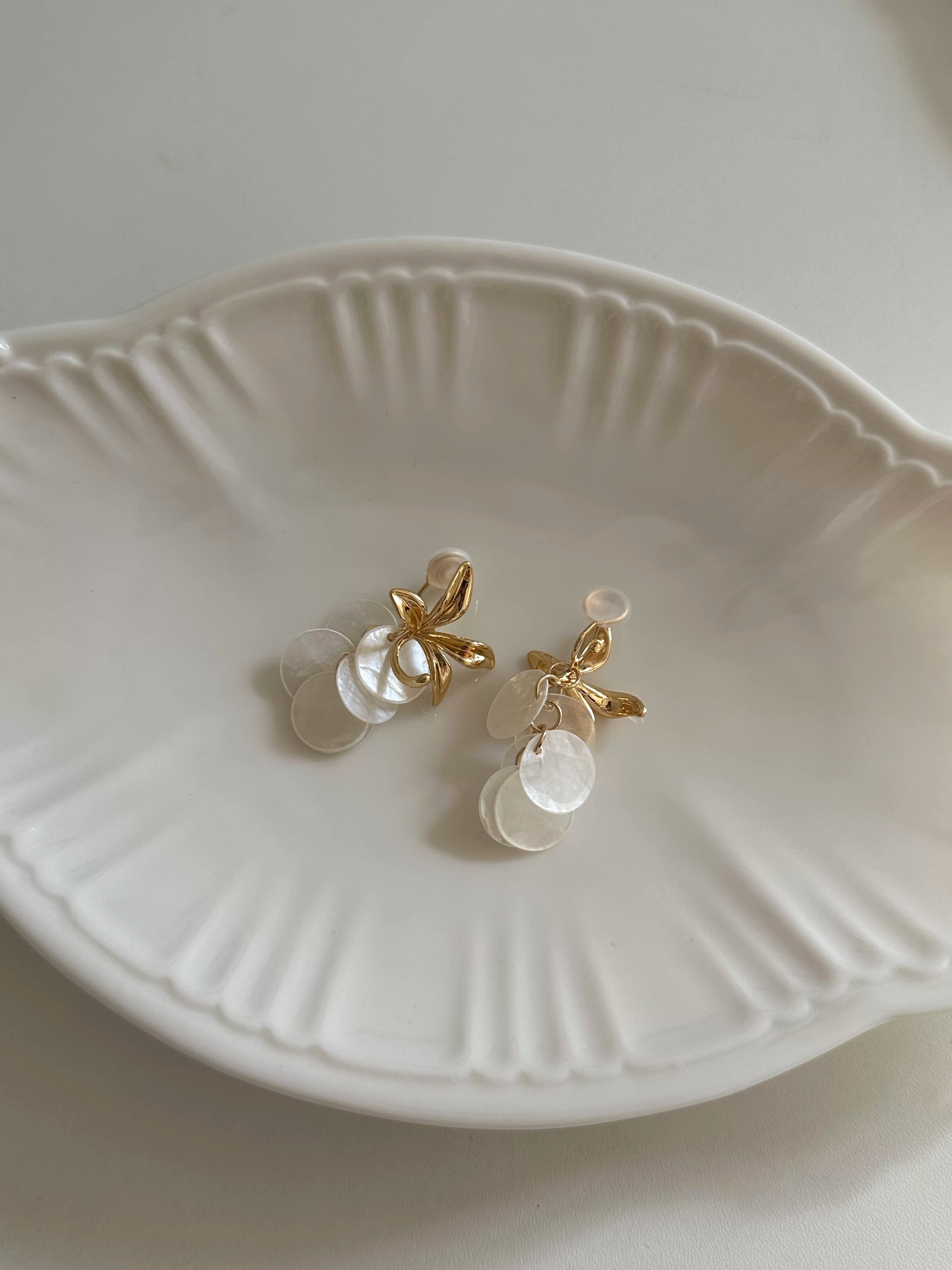 Golden Iris Shell Tassel Earrings - Lumivault