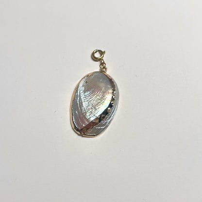 Vintage Baroque Pearl Seashell Necklace