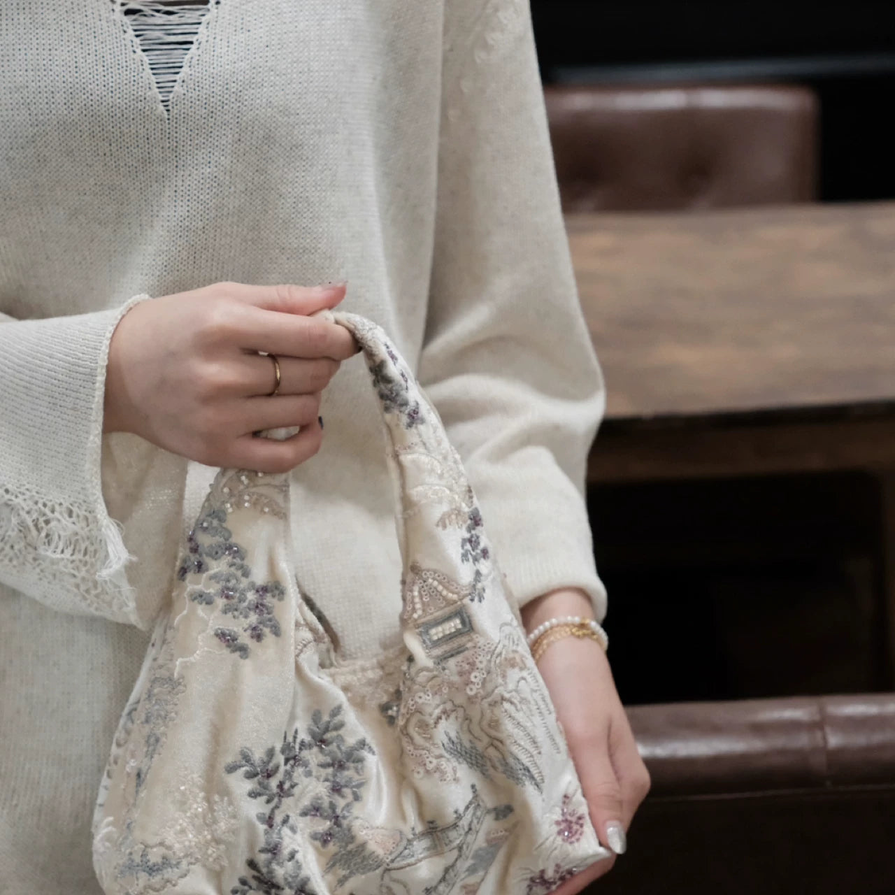 Chinoiserie Botanic Embroidery Beaded Hobo Bag - Lumivault