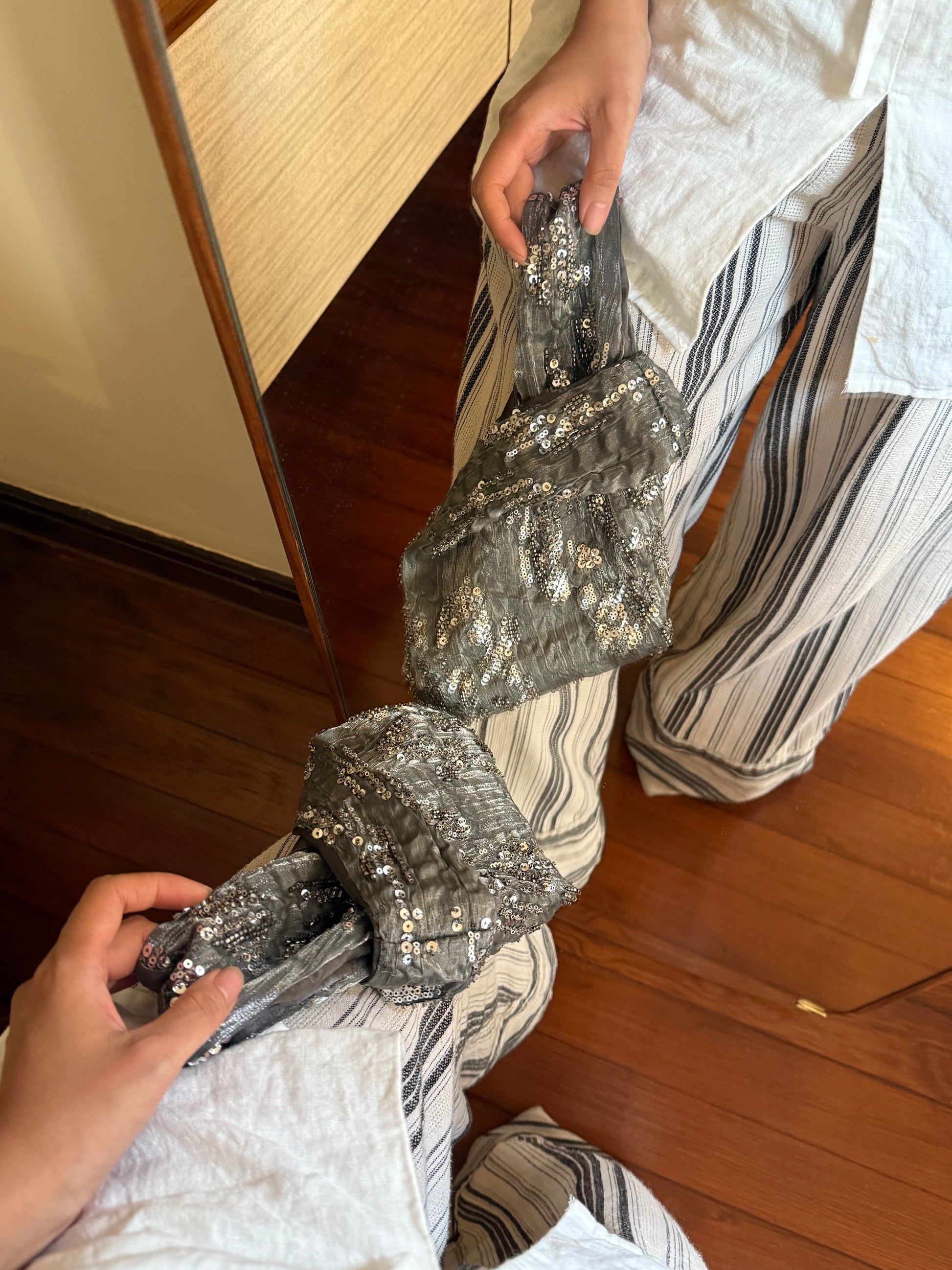 Vintage Silver Sequin Beaded Handbag - Lumivault
