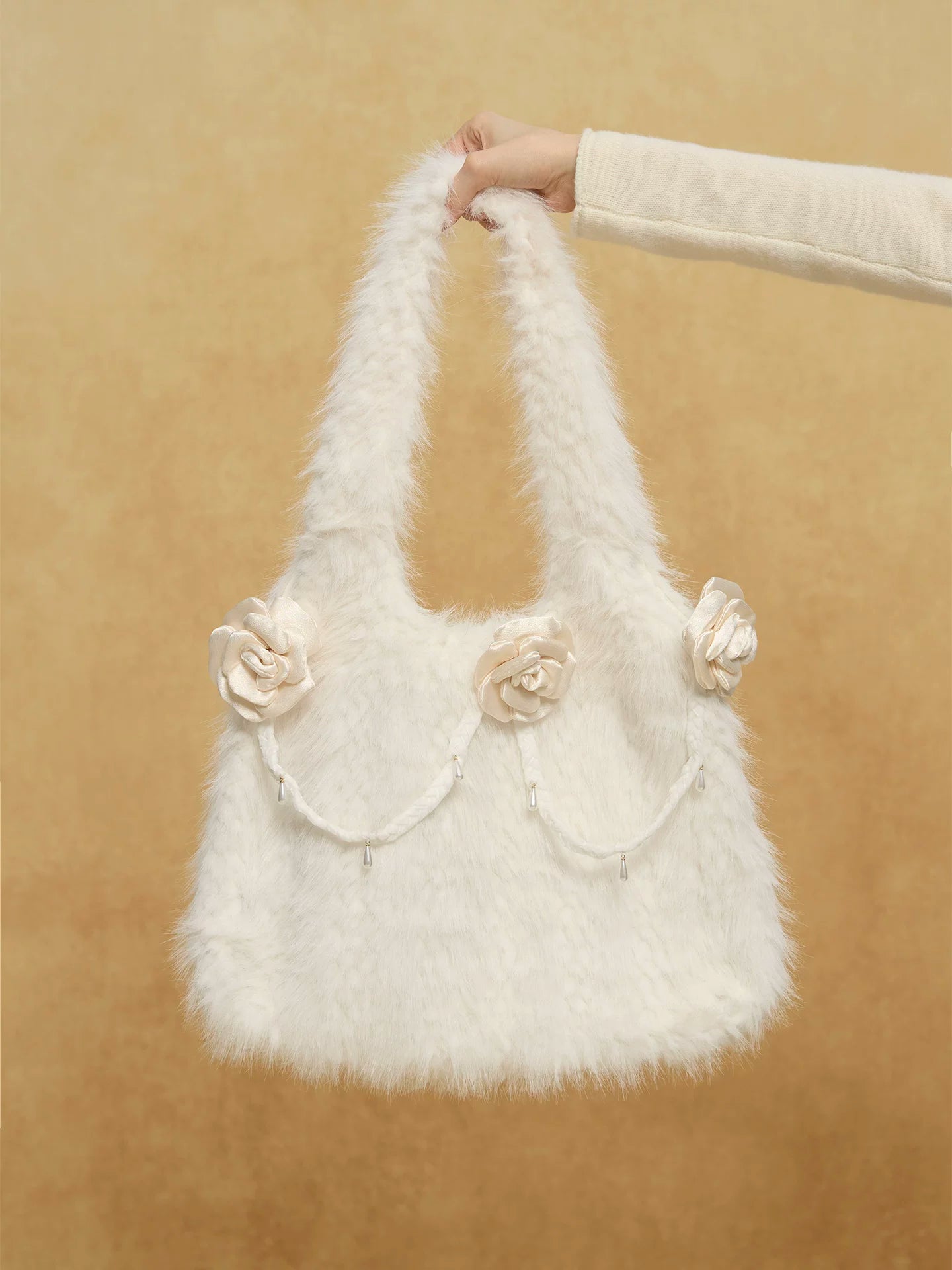 Cozy Hand-woven Camellia Plush Tote Bag - Lumivault