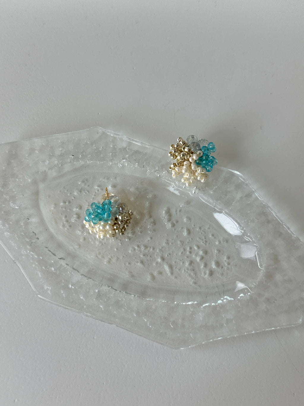 Gentle Blue Bubble Beaded Flower Earrings - Lumivault
