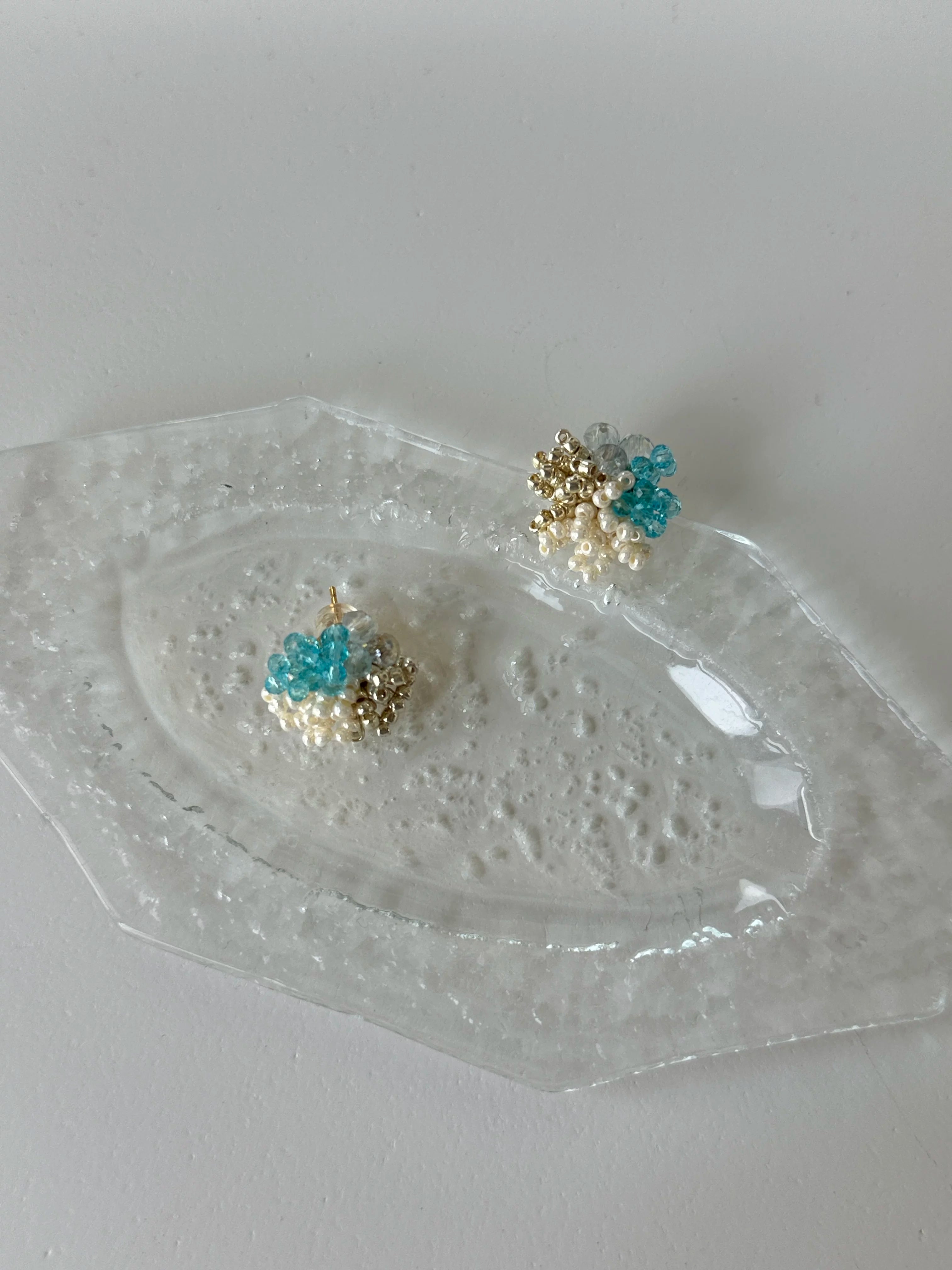 Gentle Blue Bubble Beaded Flower Earrings - Lumivault