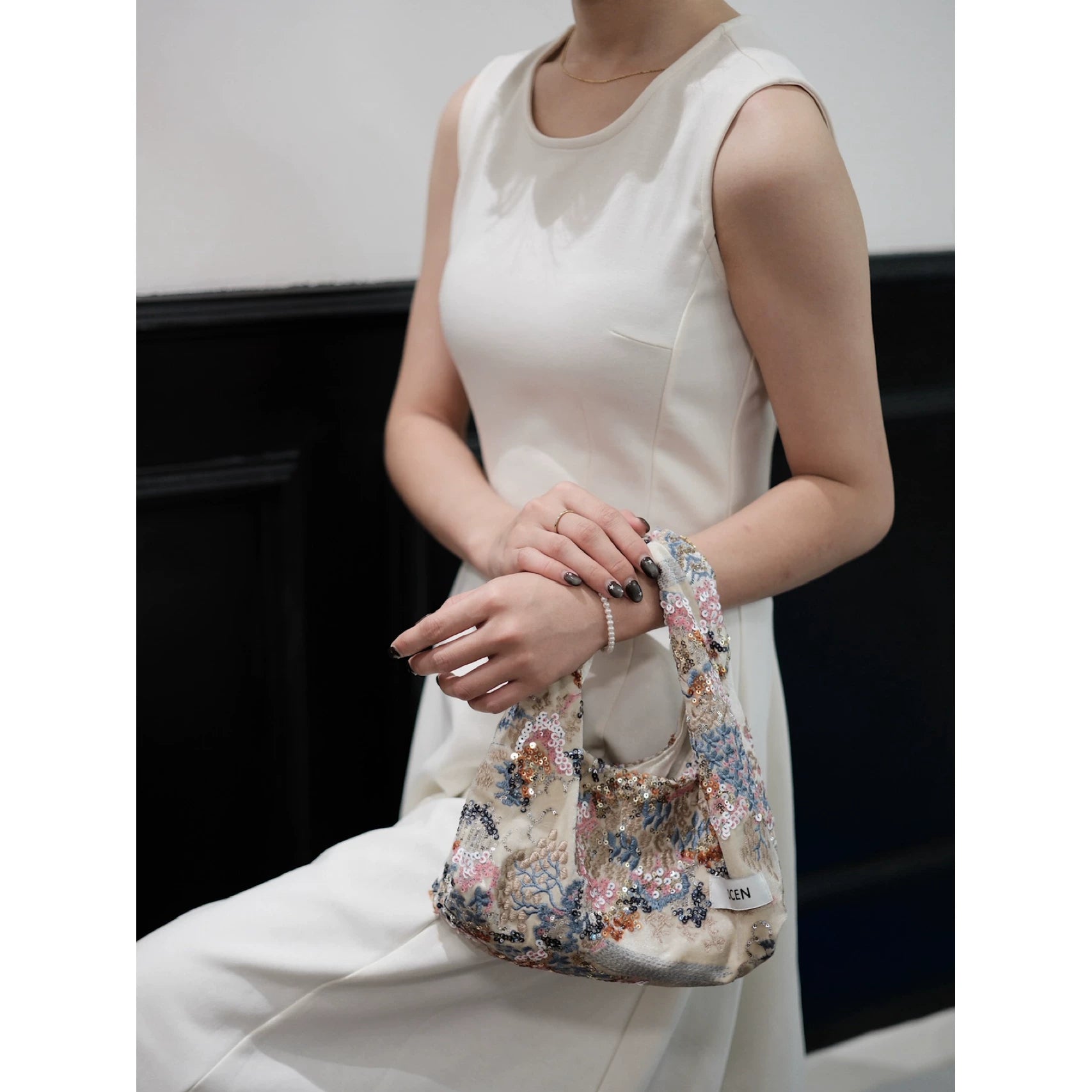 Palace Style Sequin Velvet Handbag - Lumivault