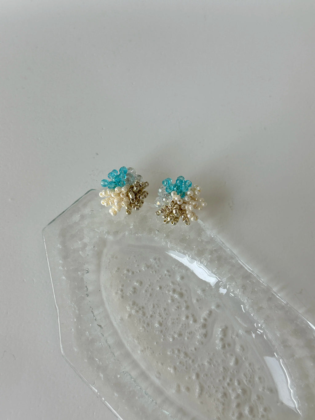 Gentle Blue Bubble Beaded Flower Earrings - Lumivault