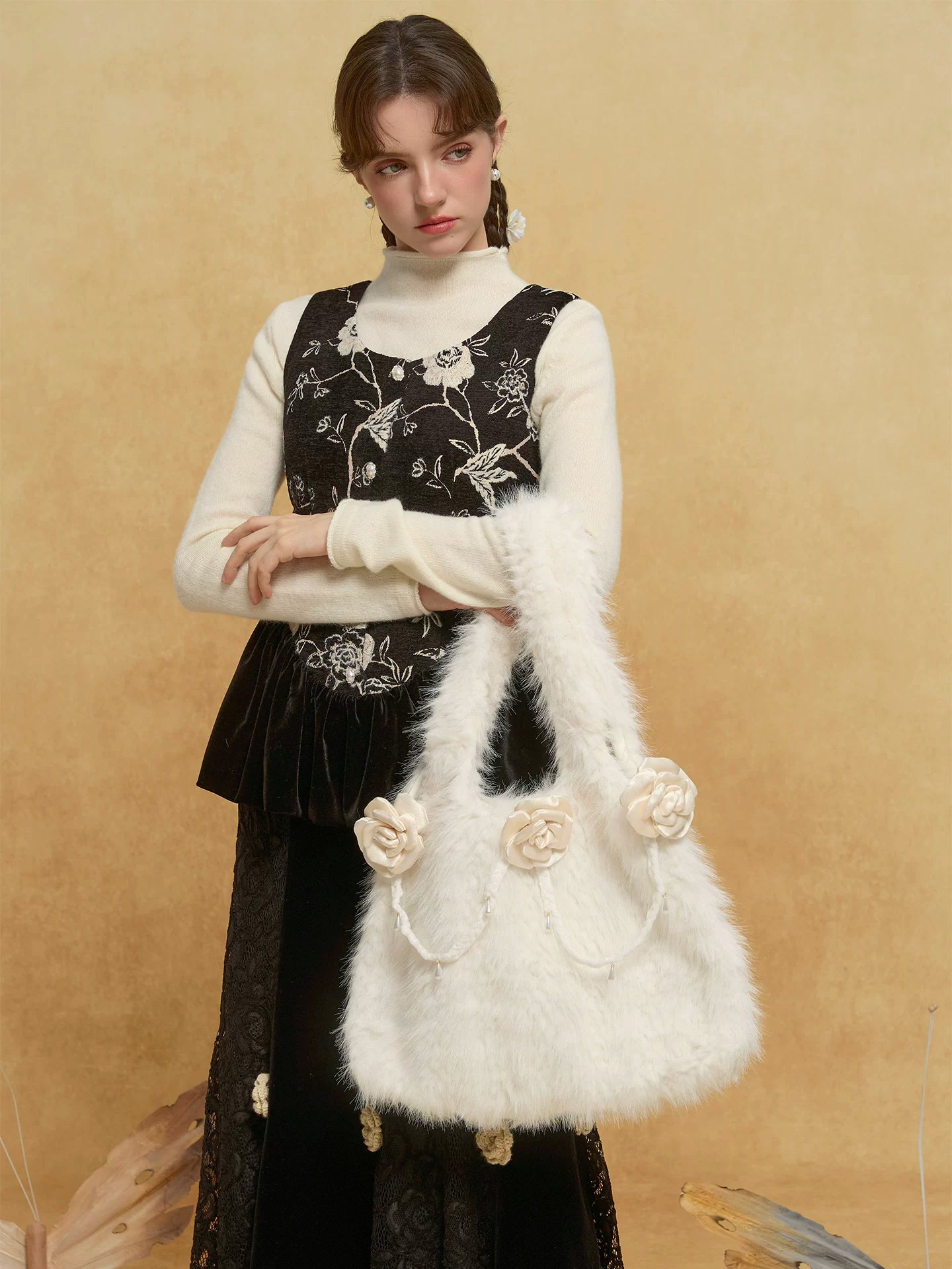 Cozy Hand-woven Camellia Plush Tote Bag - Lumivault
