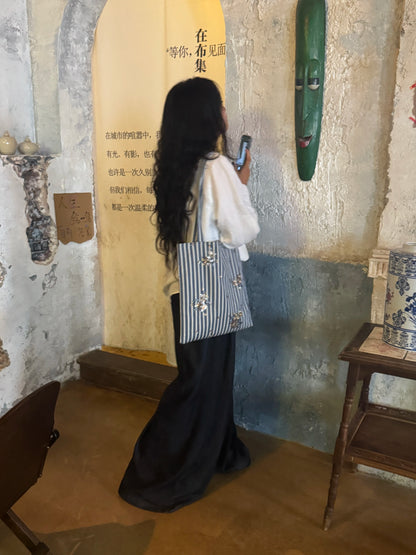 Classic Embroidered Striped Canvas Bag - Lumivault