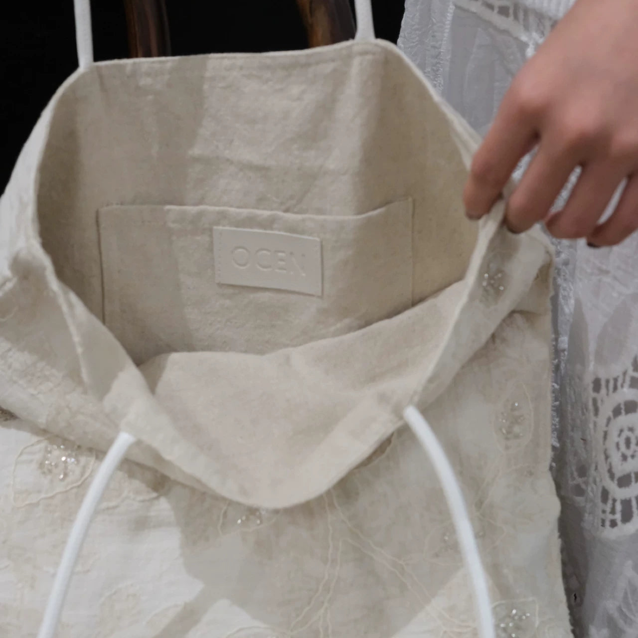 Floral Embroidery Cotton Linen Shoulder Bag - Lumivault
