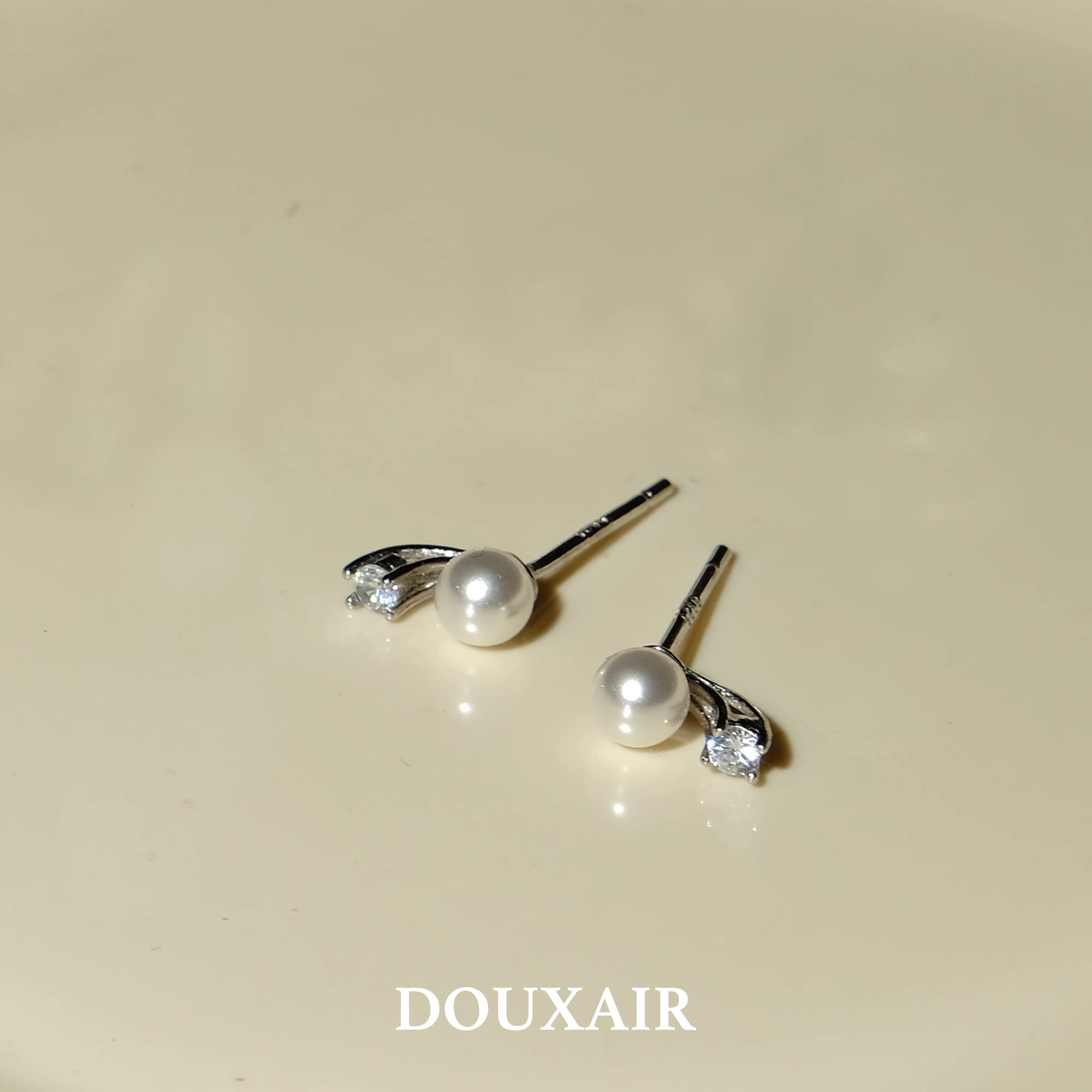 Pearl Zircon Stud Earrings,Lumivault.
