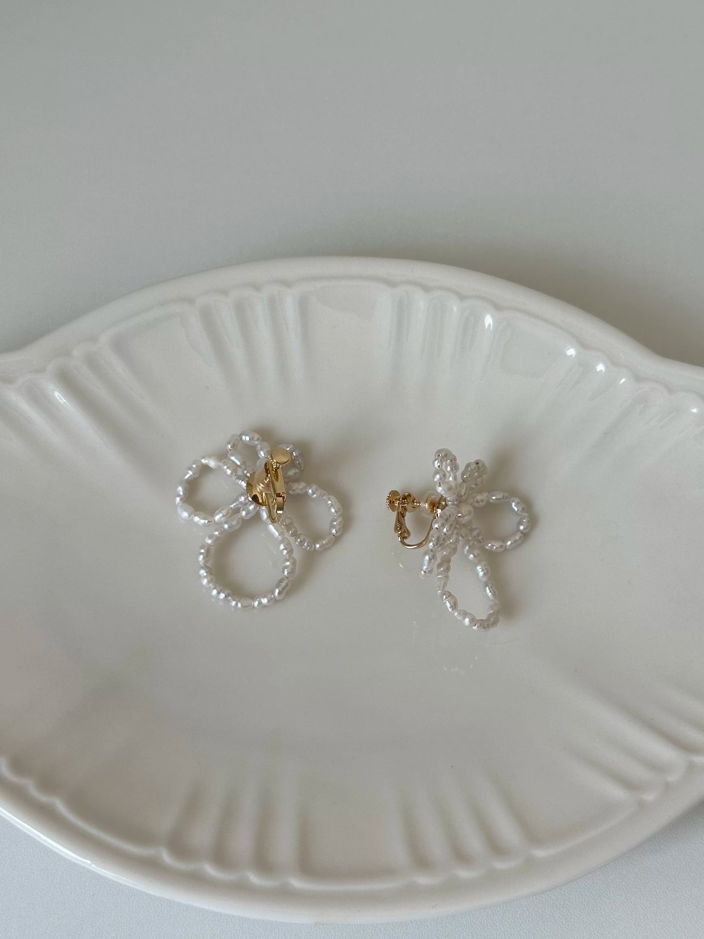 Woven Natural Pearl Flower Earrings - Lumivault