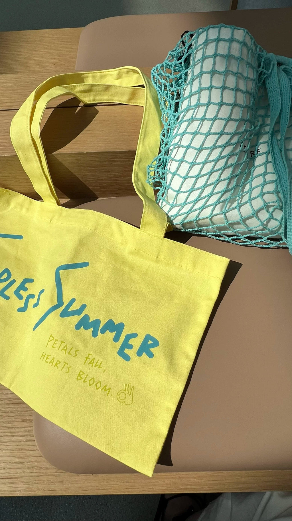 Endless Summer Contrast Canvas Shoulder Bag - Lumivault