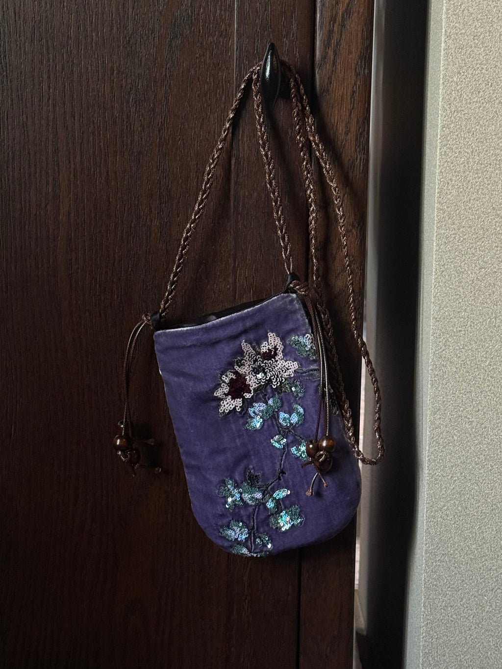 Artistic Embroidered Silk Crossbody Bag - Lumivault