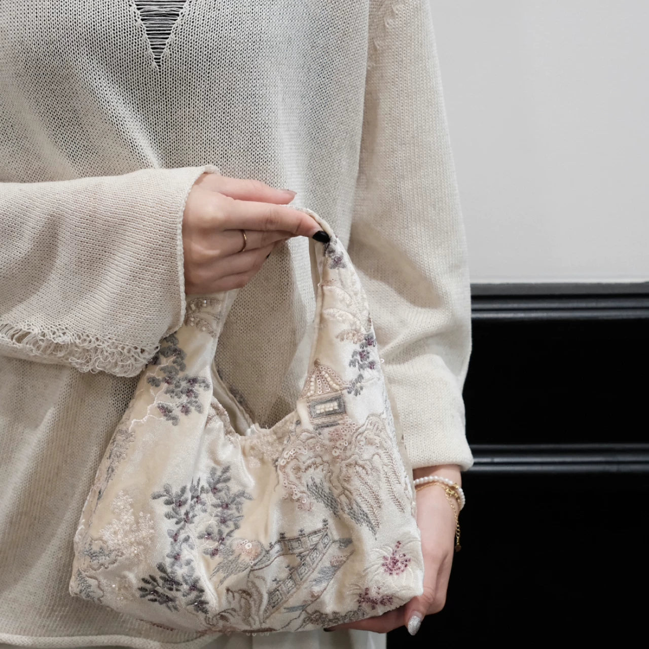 Chinoiserie Botanic Embroidery Beaded Hobo Bag - Lumivault