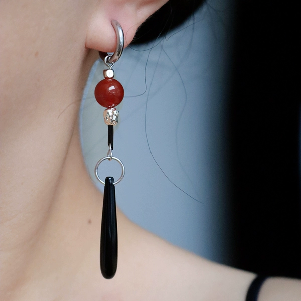 Chinoiserie Red and Black Agate Drop Earrings,Lumivault.