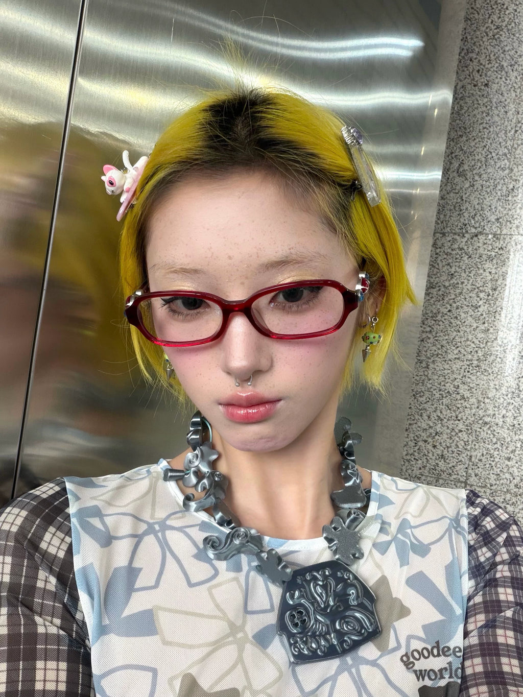 Retro Rouge Rectangular Glasses - Lumivault