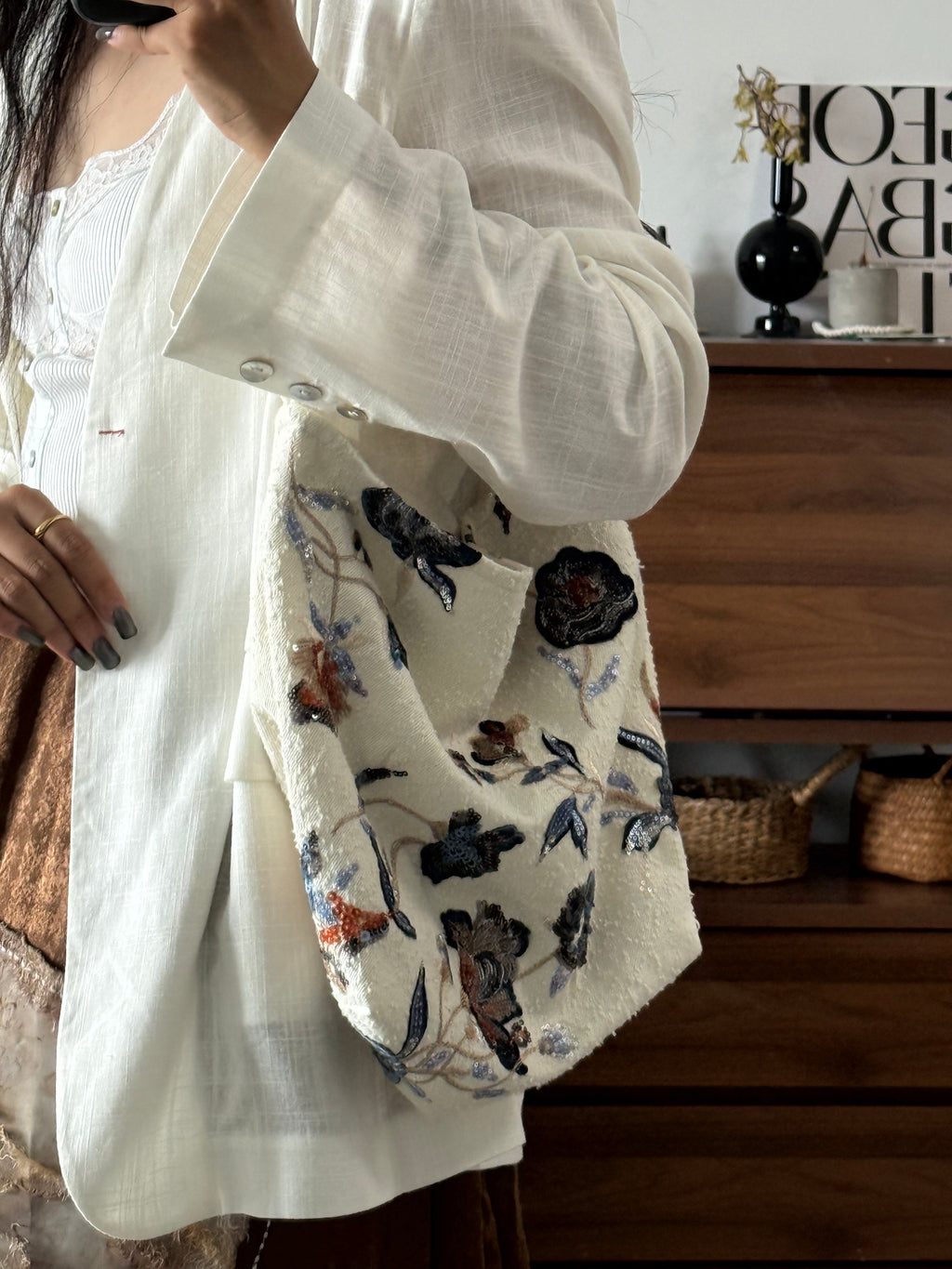 Minimalist Floral Embroidered Denim Bag - Lumivault