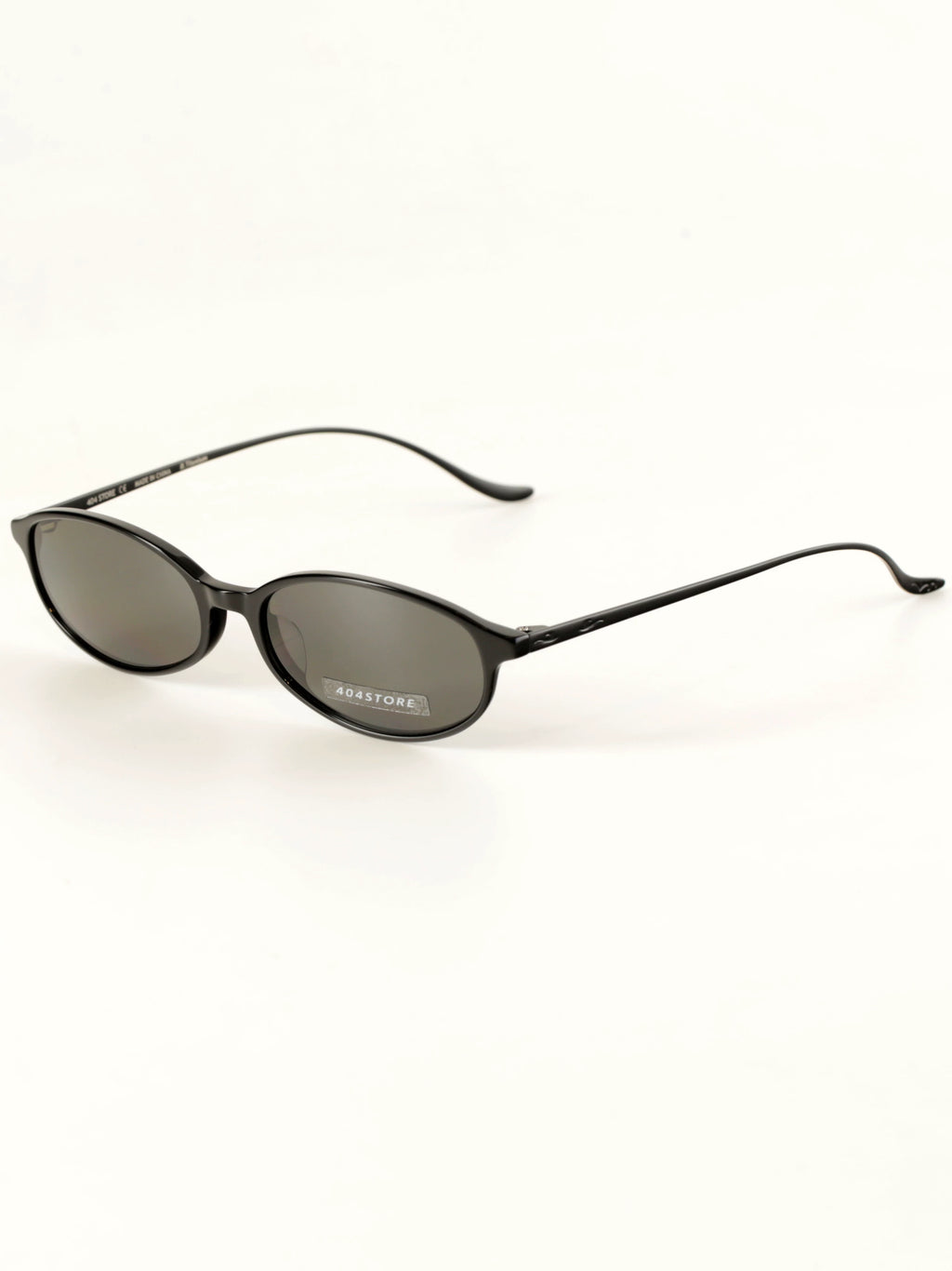 Rouge Oval Titanium Sunglasses - Lumivault