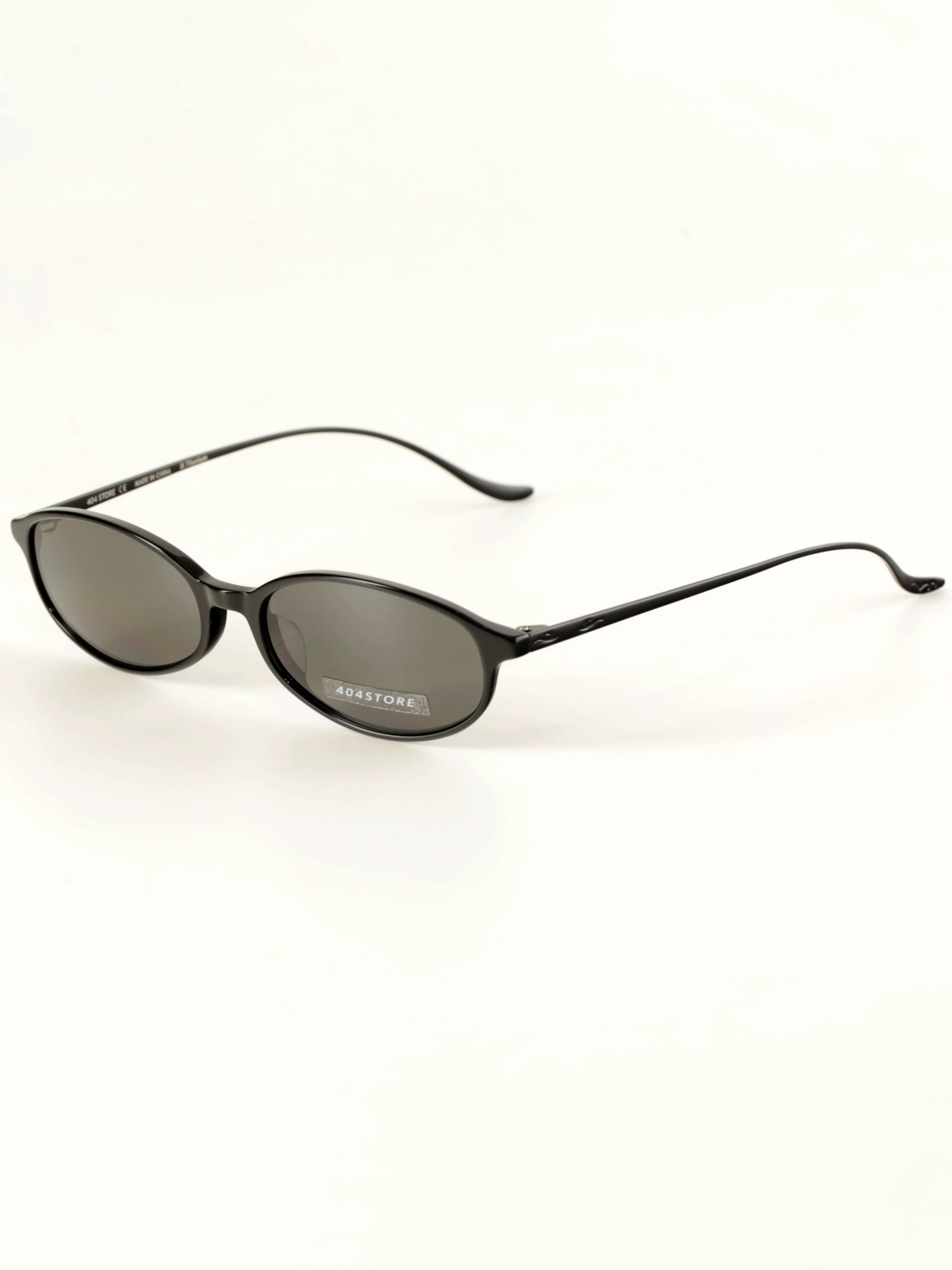 Rouge Oval Titanium Sunglasses - Lumivault