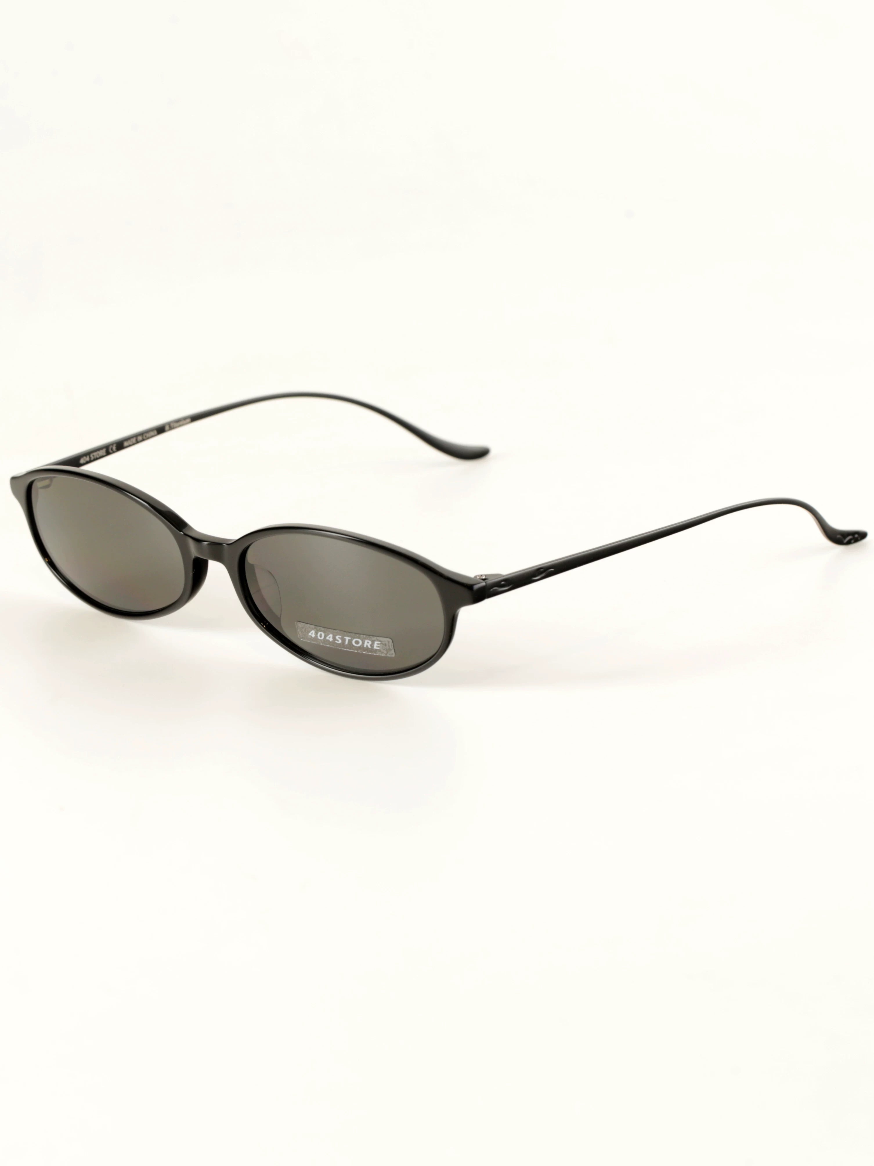 Rouge Oval Titanium Sunglasses - Lumivault