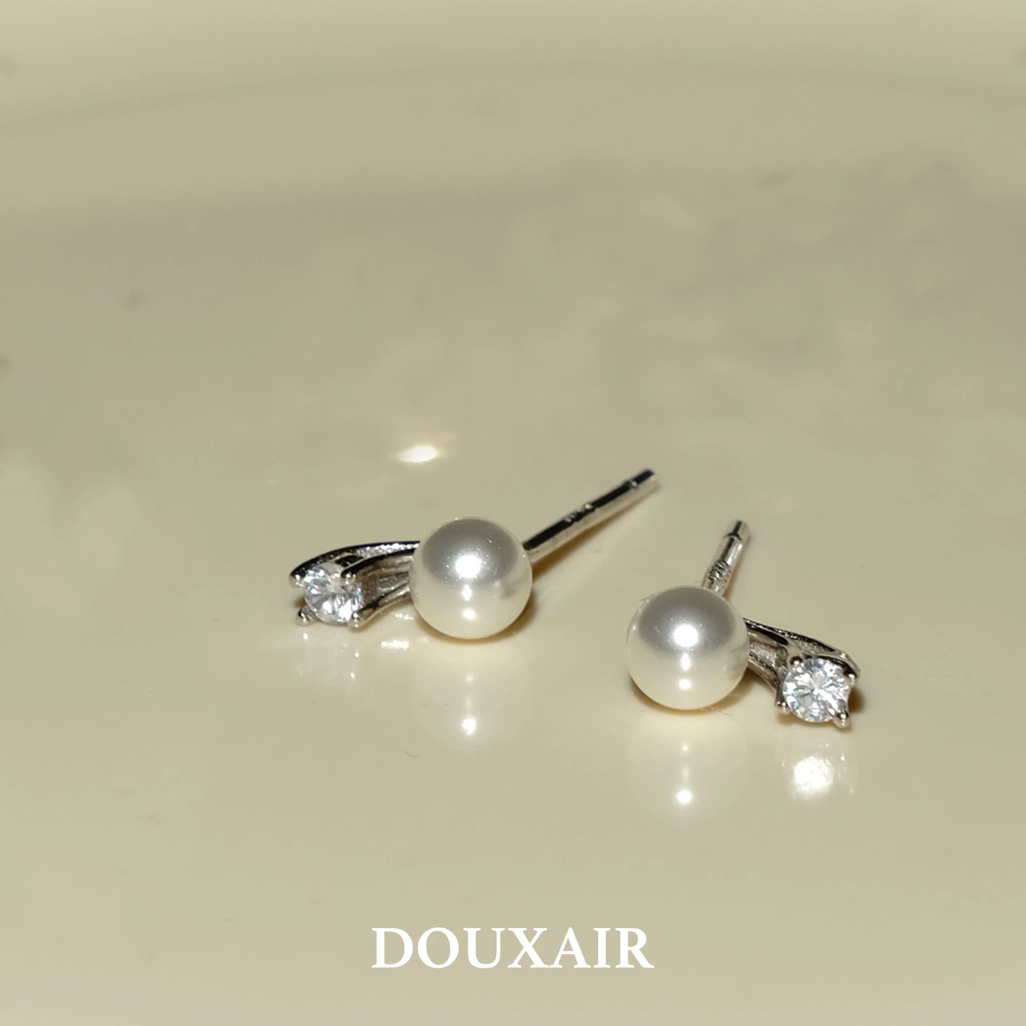 Pearl Zircon Stud Earrings,Lumivault.